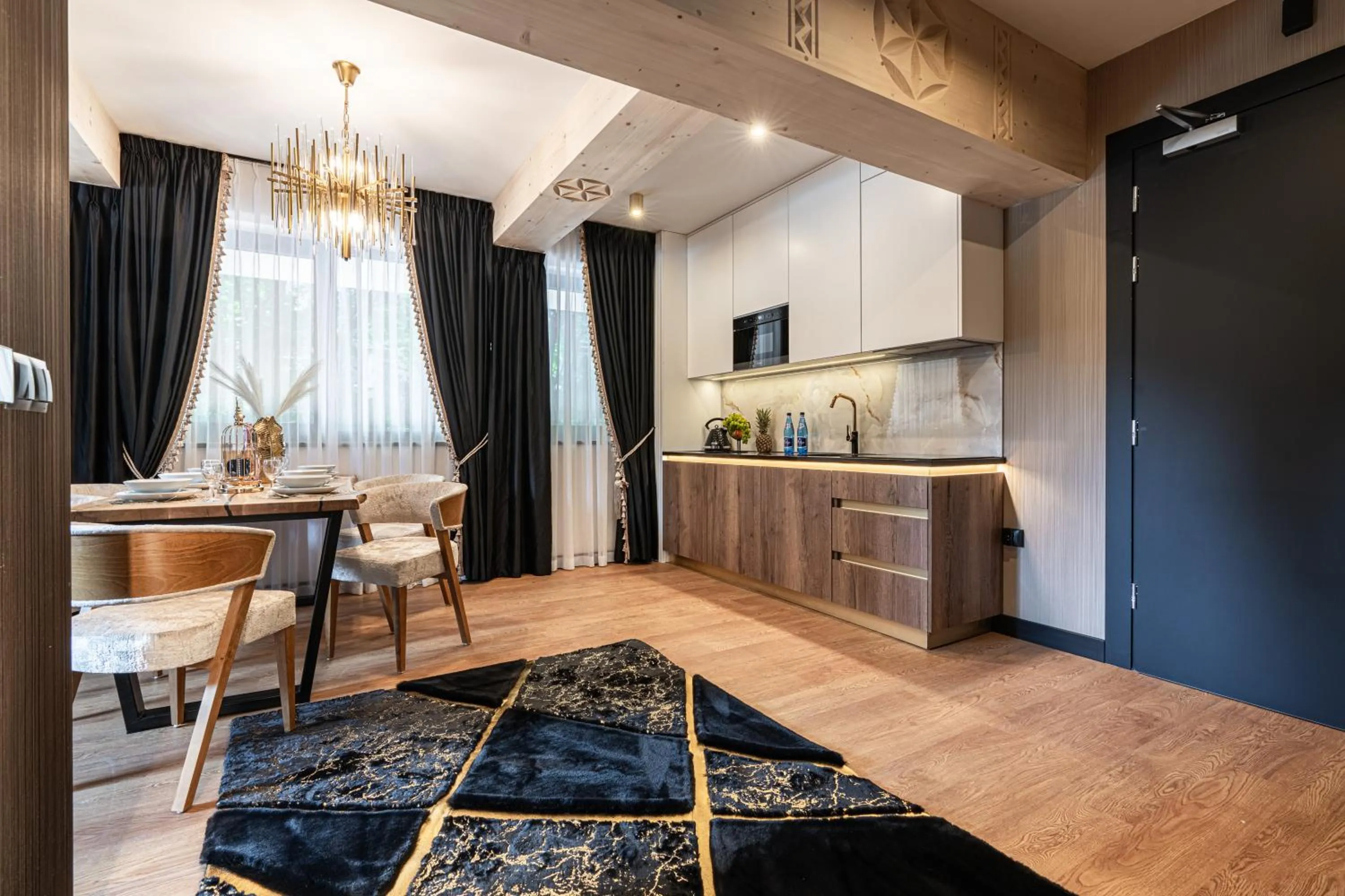 Kitchen or kitchenette in Złota Residence & SPA - 500m od Krupówek
