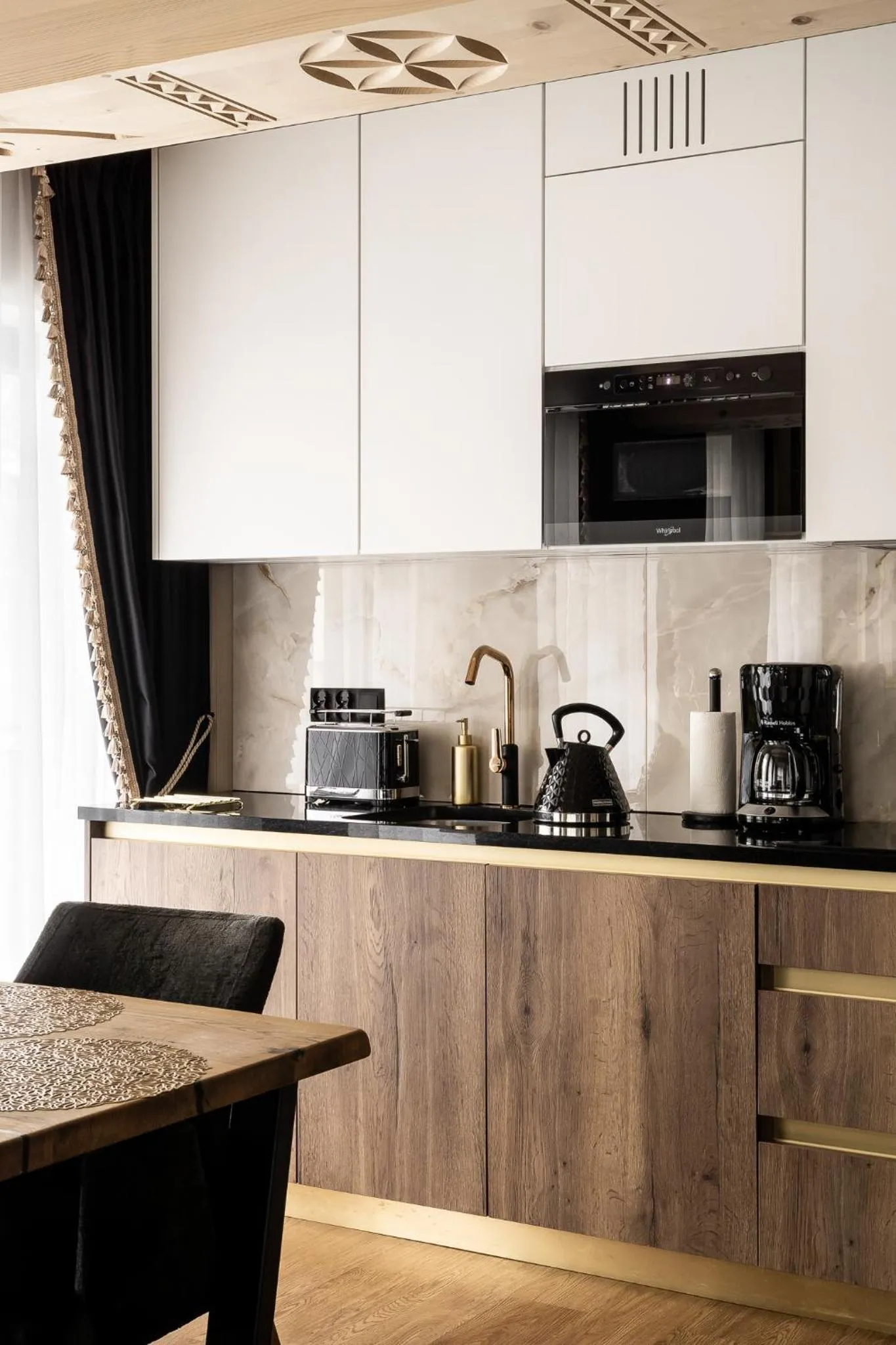 Kitchen or kitchenette in Złota Residence & SPA - 500m od Krupówek