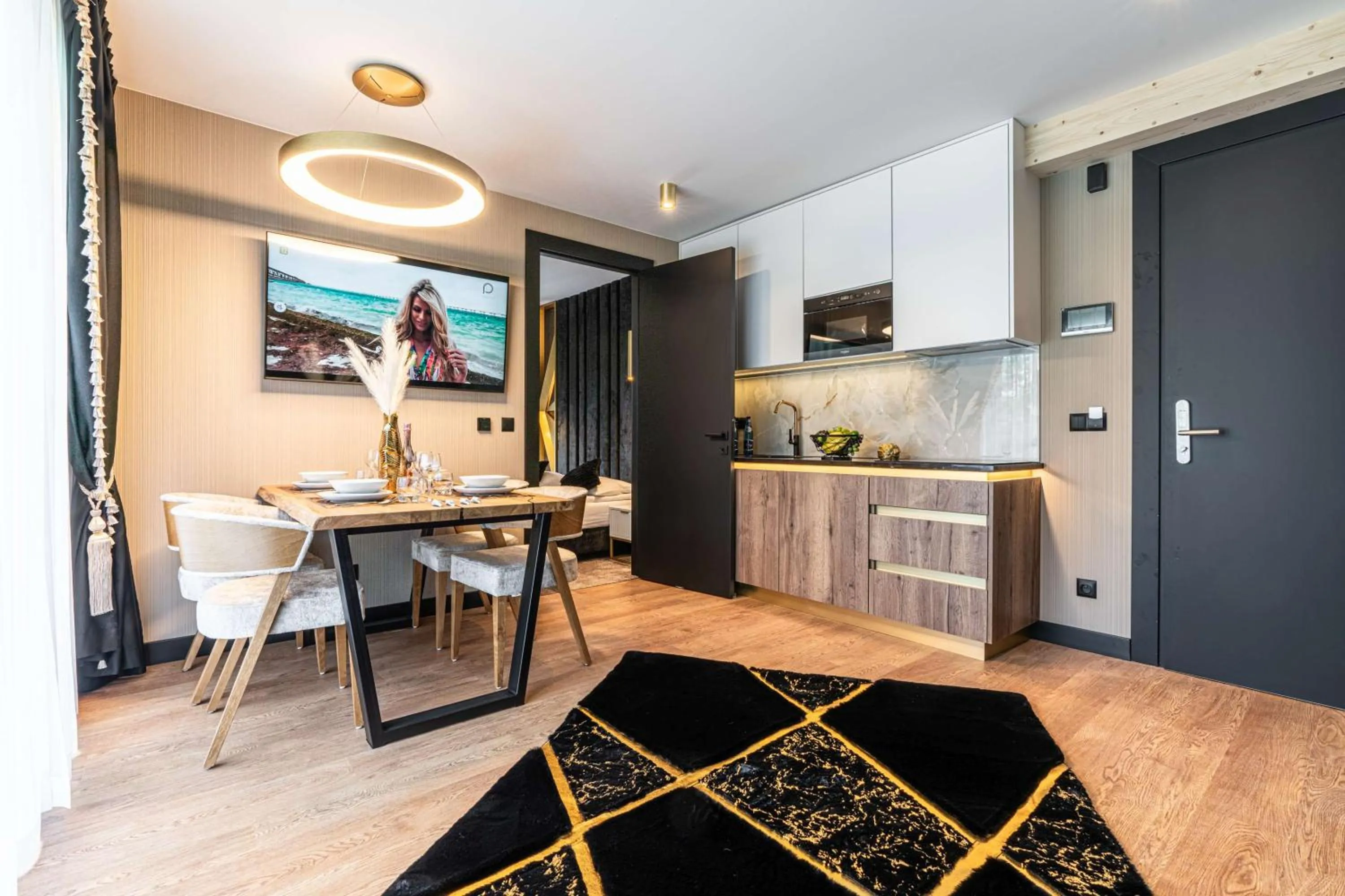 Kitchen or kitchenette in Złota Residence & SPA - 500m od Krupówek