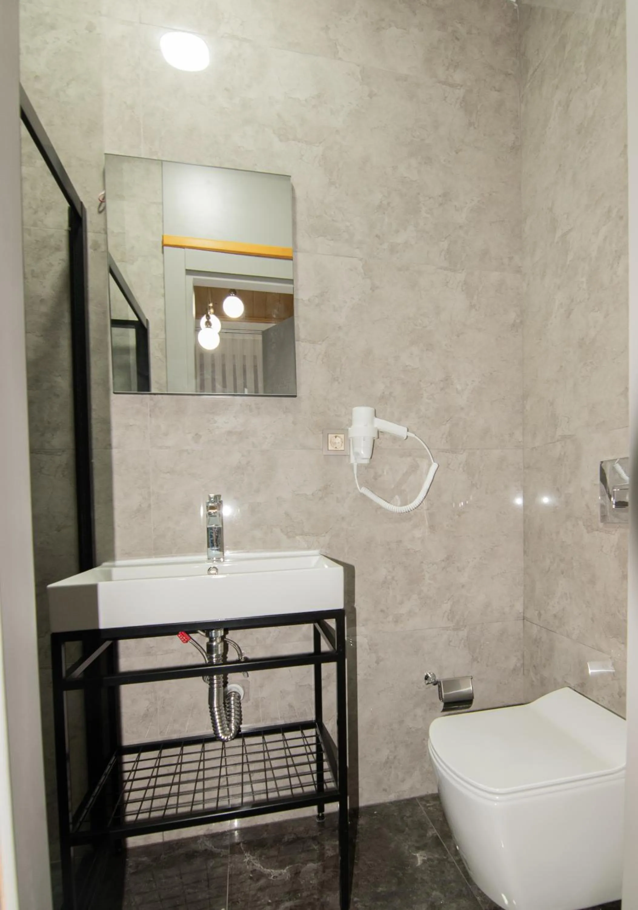 Shower in Guldehan Hotel