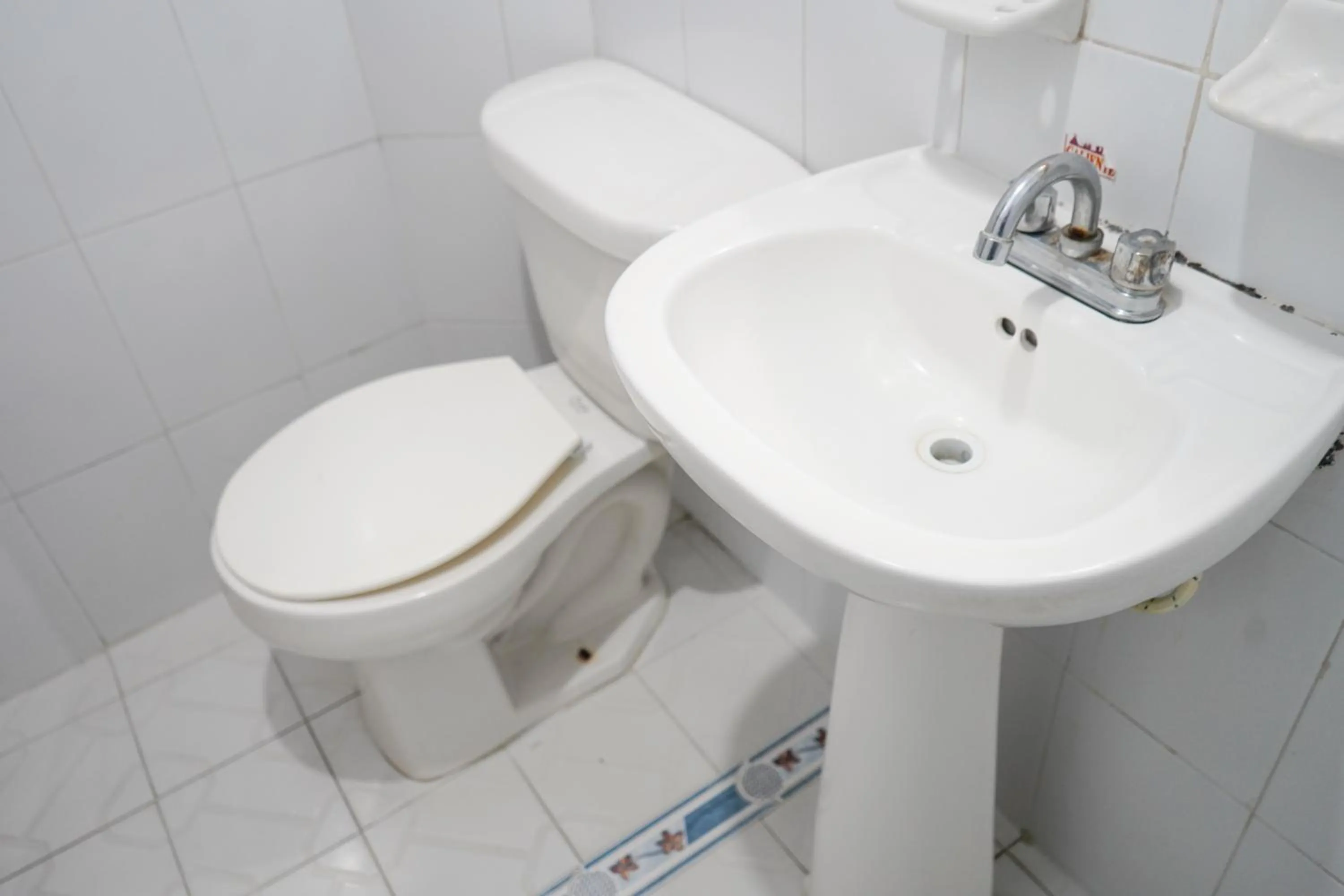 Bathroom in OYO Hotel El Conquistador