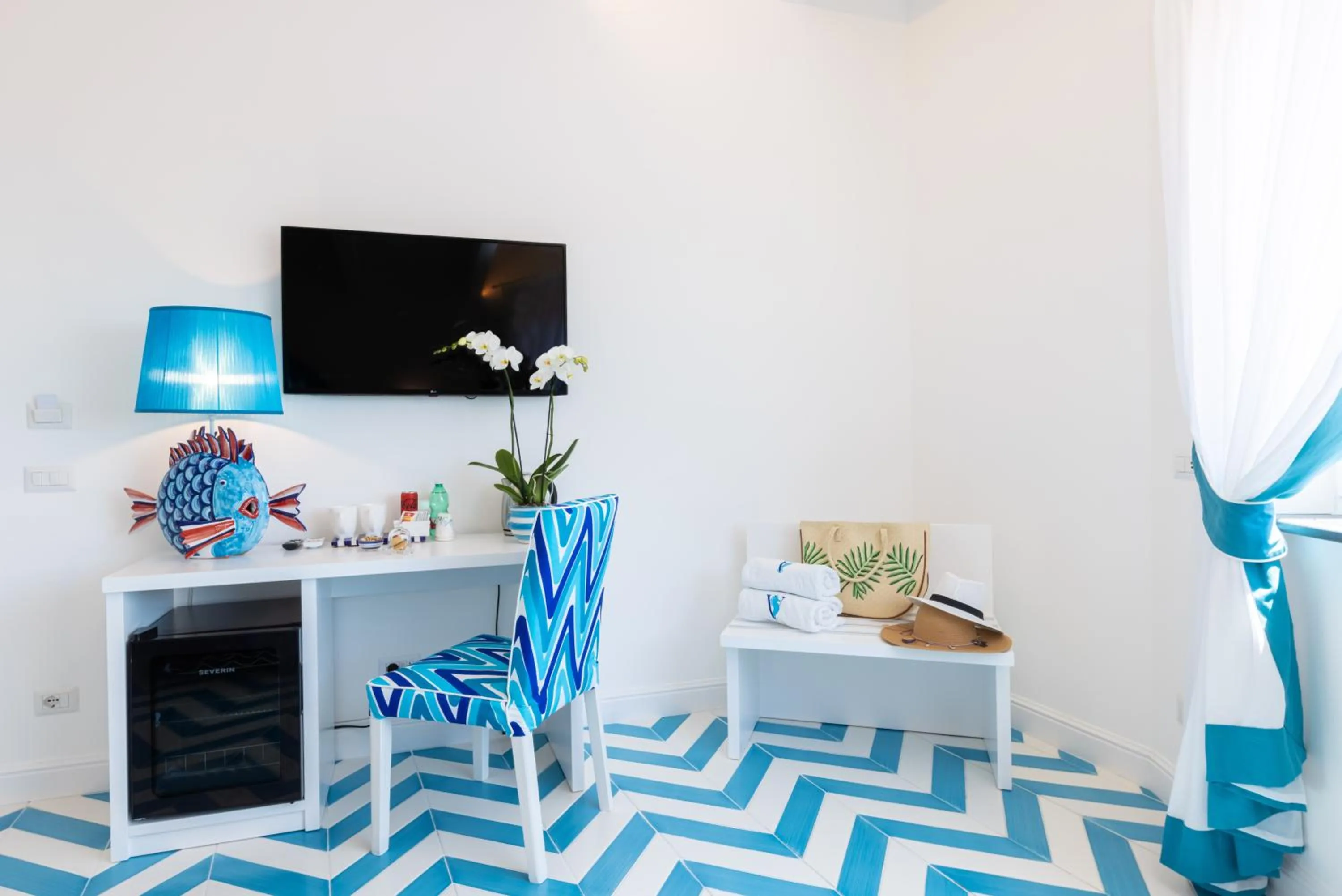 TV and multimedia in YourHome - Villa Veronica Luxury Suites in Amalfi coast