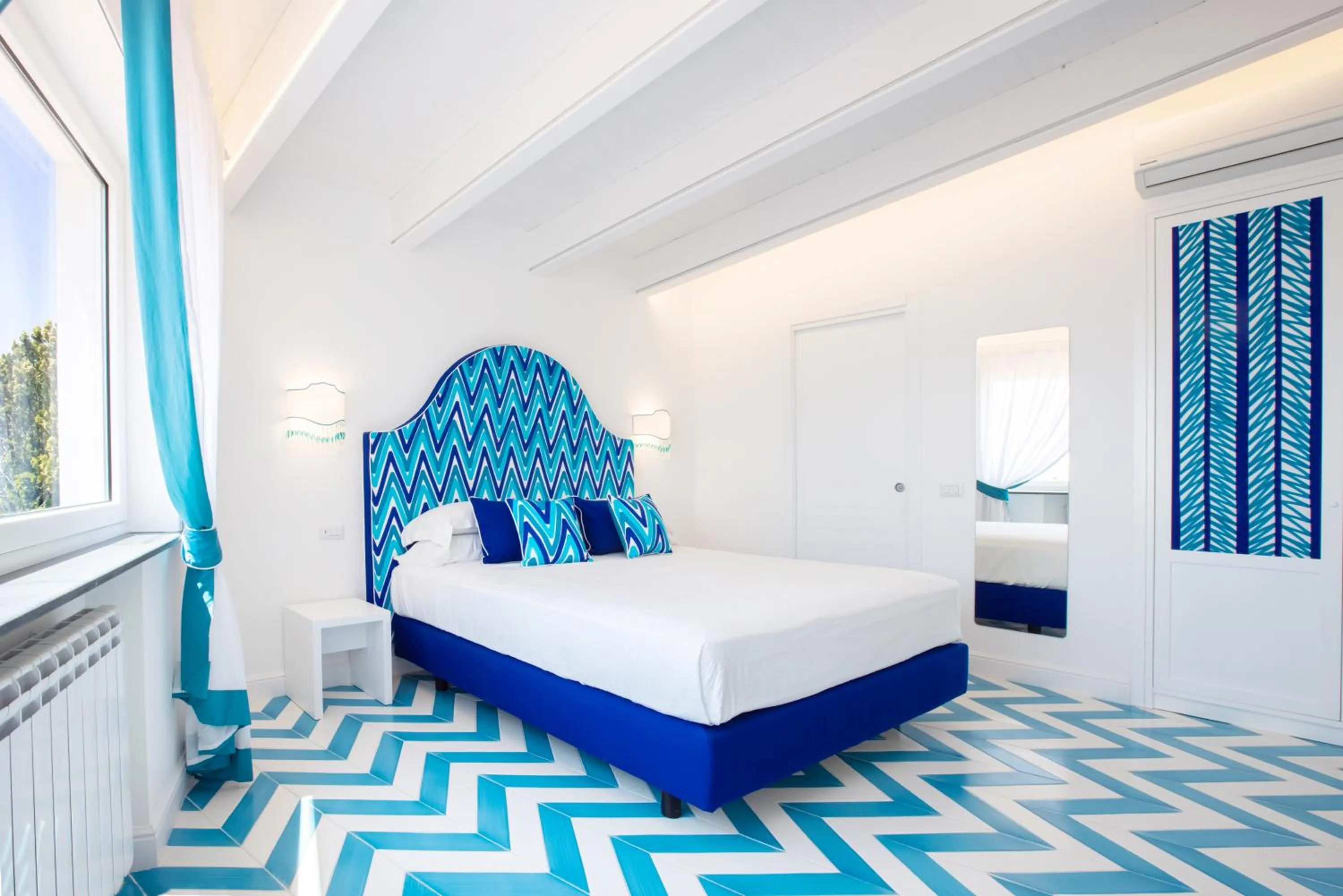 Bed in YourHome - Villa Veronica Luxury Suites in Amalfi coast