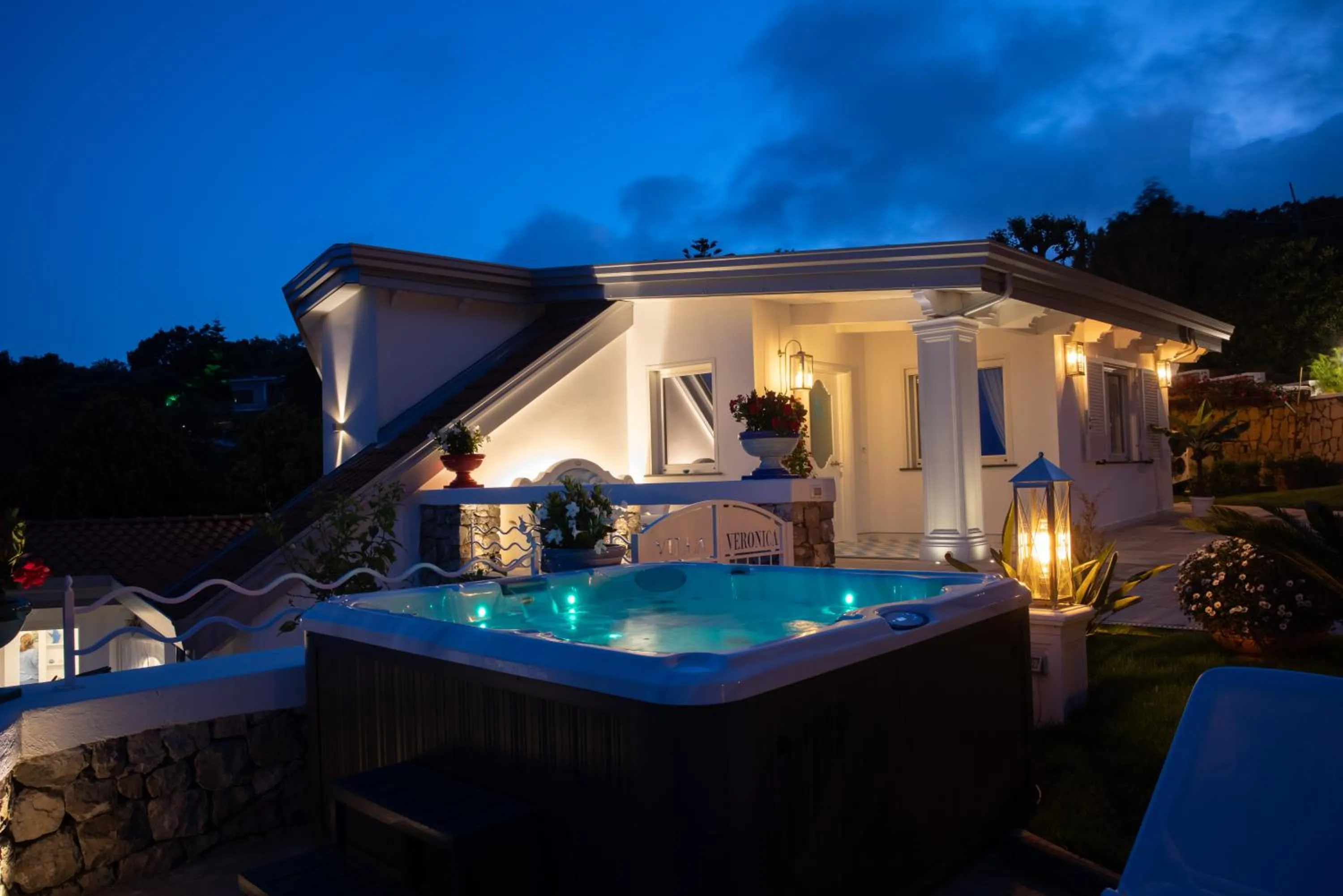 Hot Tub in YourHome - Villa Veronica Luxury Suites in Amalfi coast