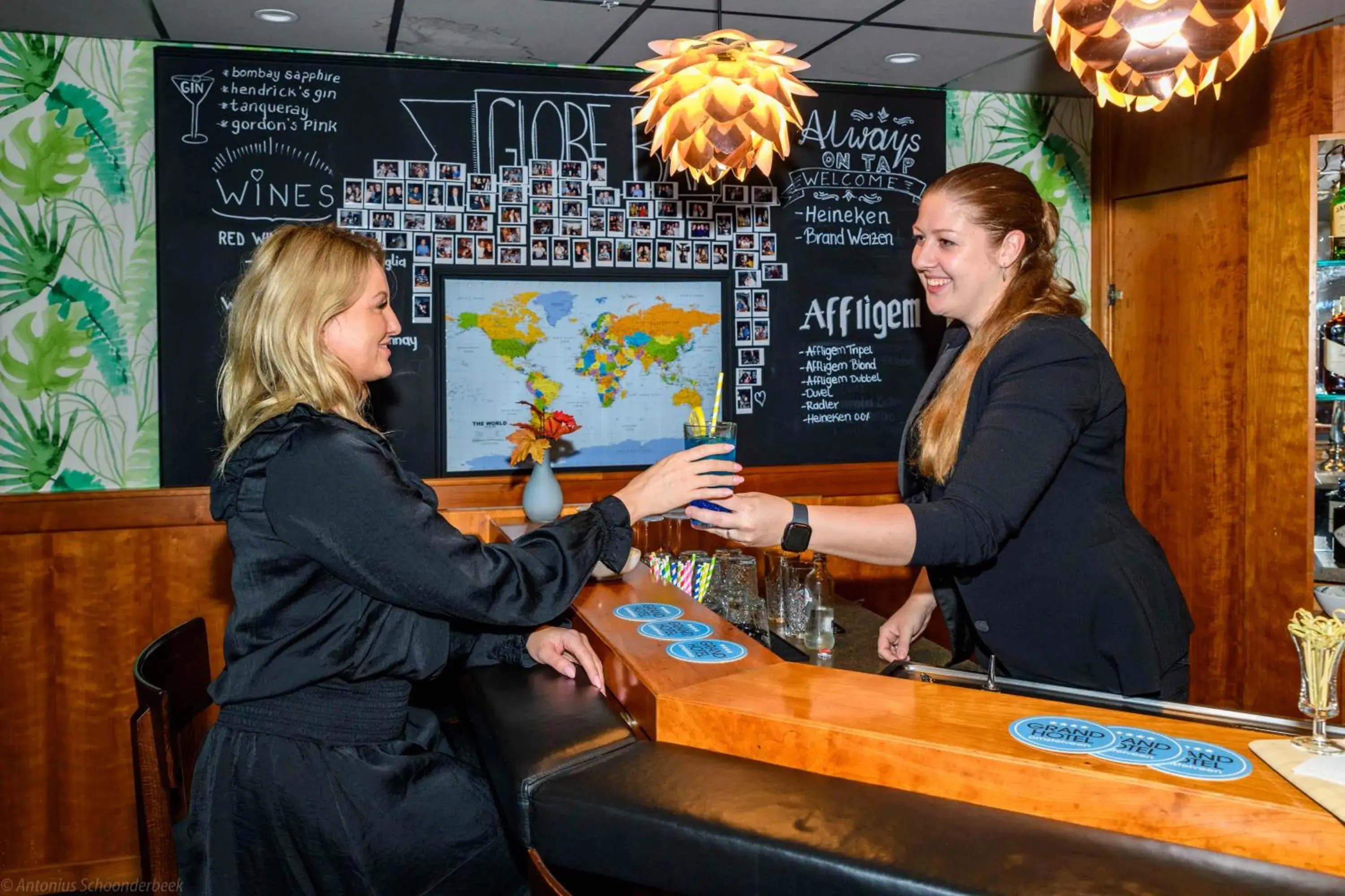 Lounge or bar in Grand Hotel Amstelveen Lounge or bar in Grand Hotel Amstelveen