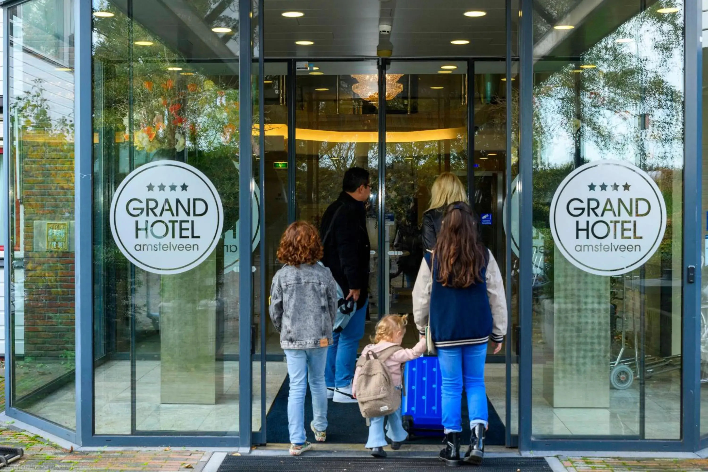 Facade/entrance in Grand Hotel Amstelveen Facade/entrance in Grand Hotel Amstelveen
