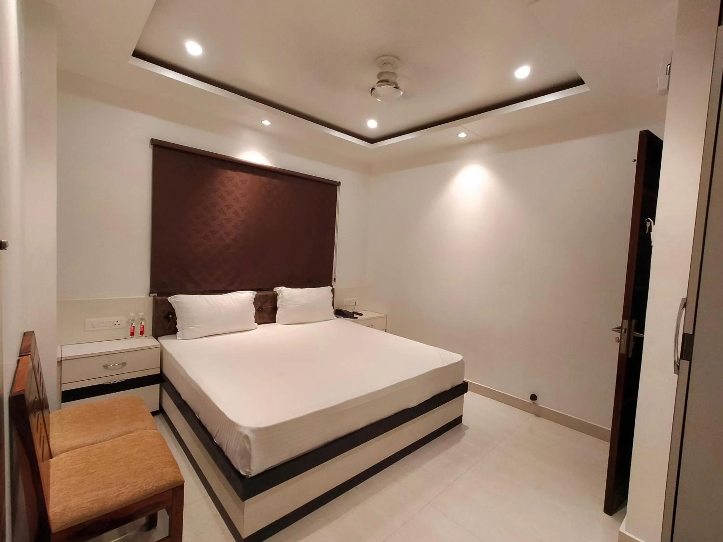 Photo of the whole room, Bed in Hotel Temple View