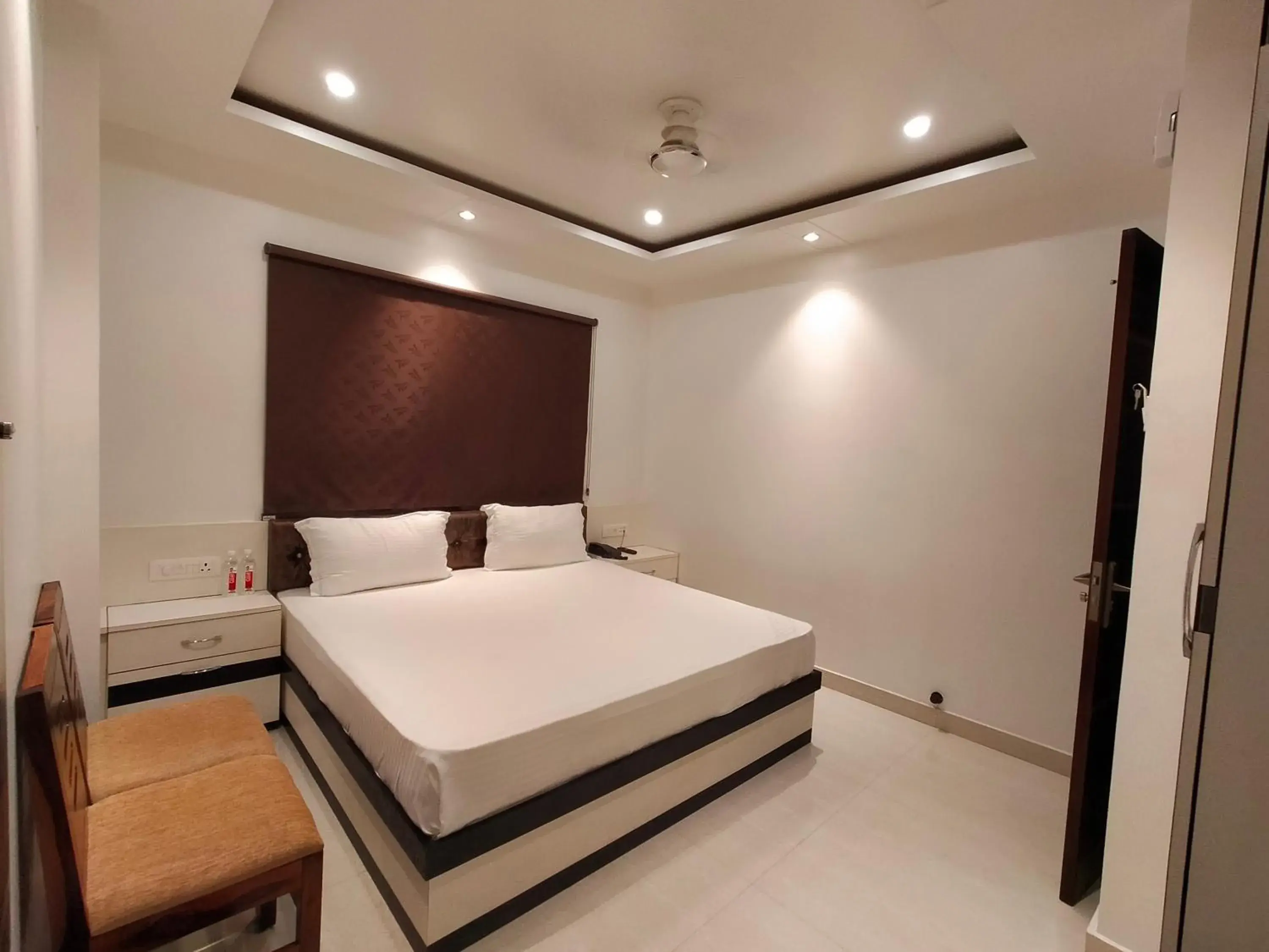 Photo of the whole room, Bed in Hotel Temple View Photo of the whole room, Bed in Hotel Temple View