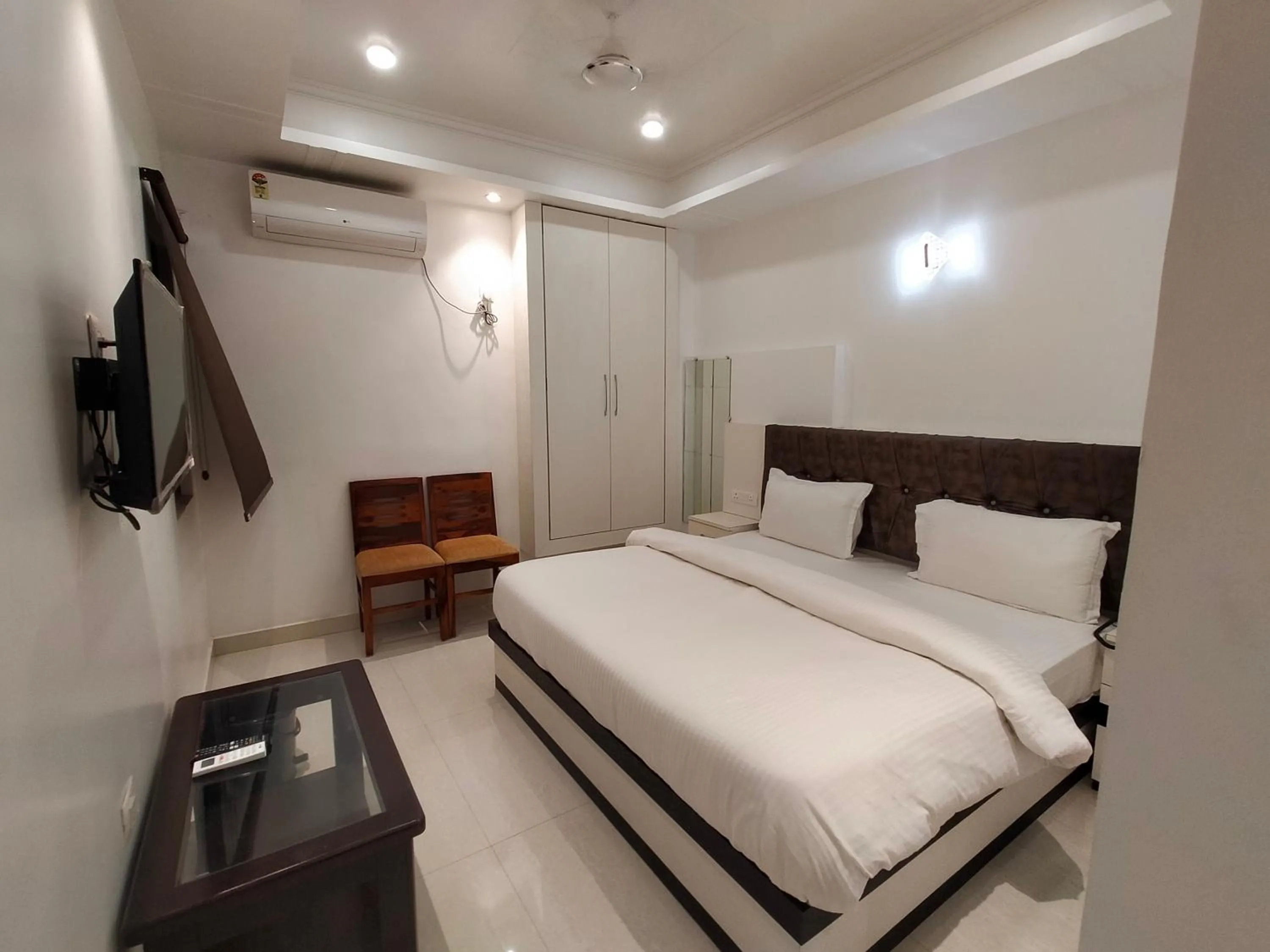 Bedroom, Bed in Hotel Temple View