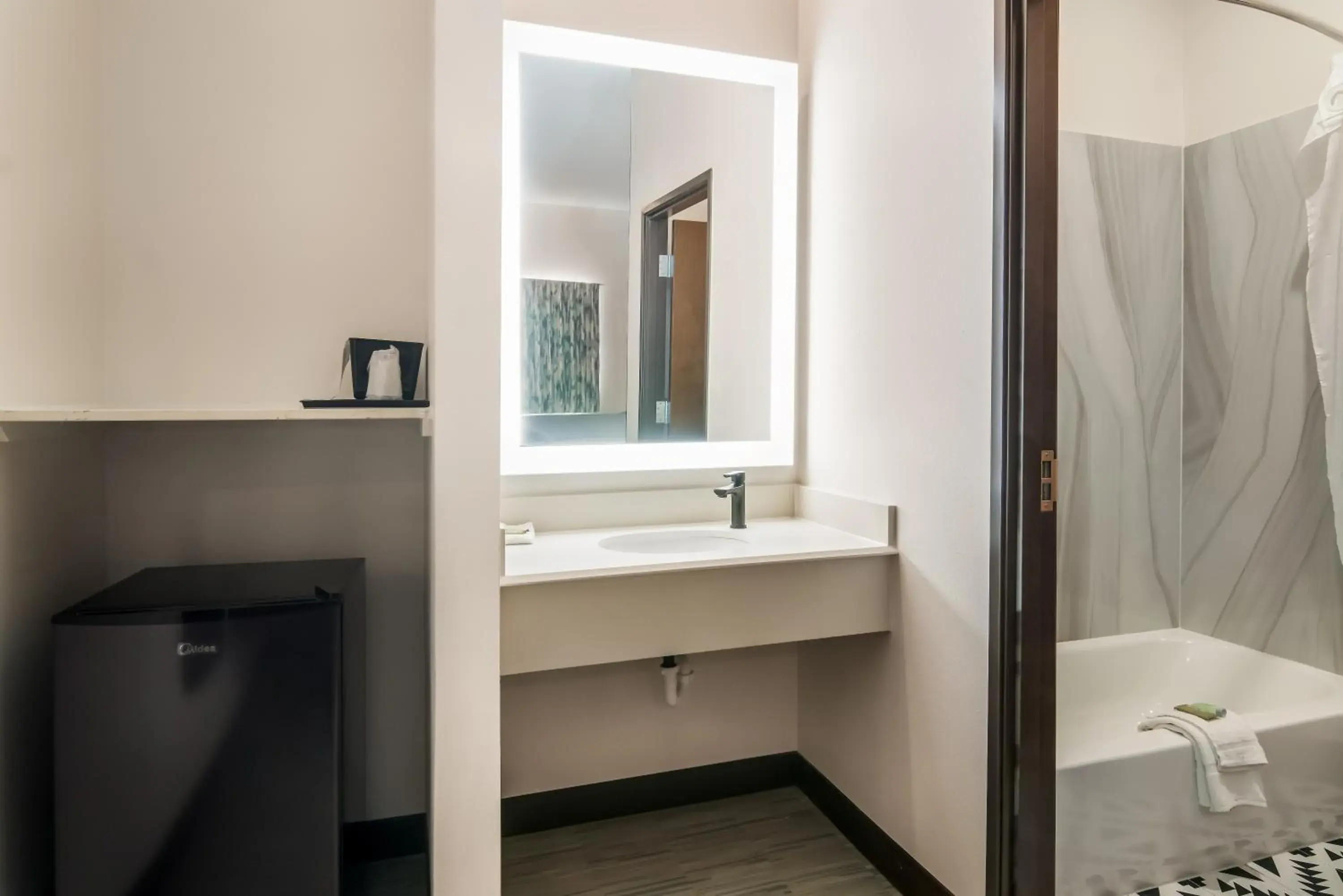 King Room in Scottish Inns- Forest Hill King Room in Scottish Inns- Forest Hill