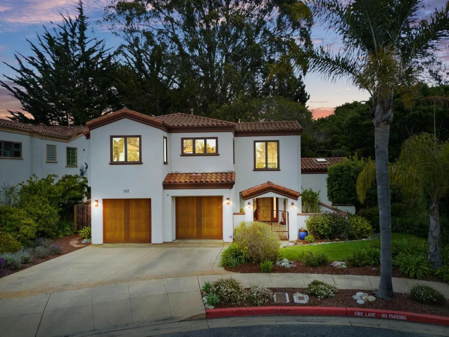 Gorgeous Santa Cruz Villa - Modern Beachside Paradise with NEW Hot Tub & Fast Wi-Fi