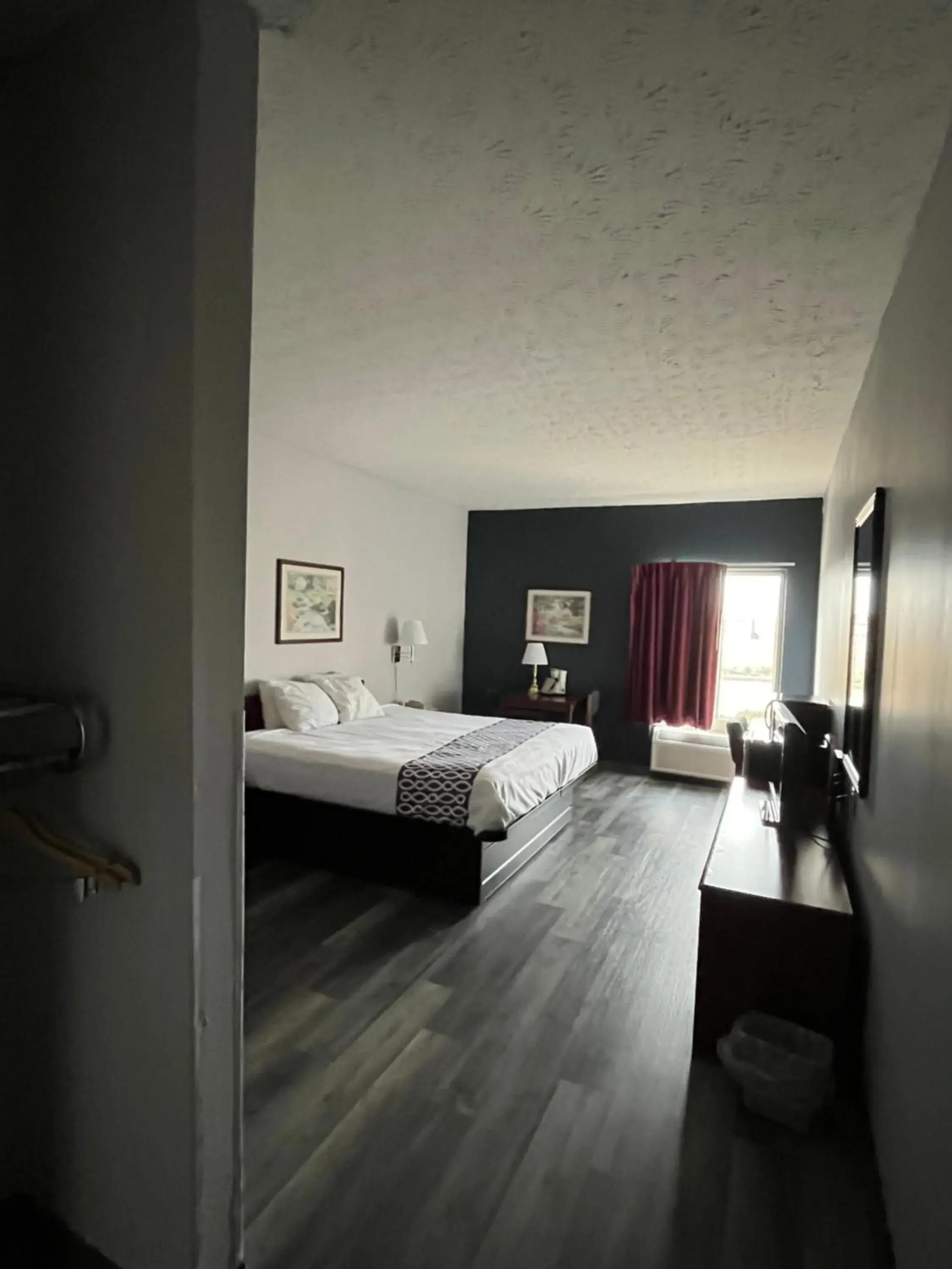 Large Single Room in Springfield Inn Large Single Room in Springfield Inn