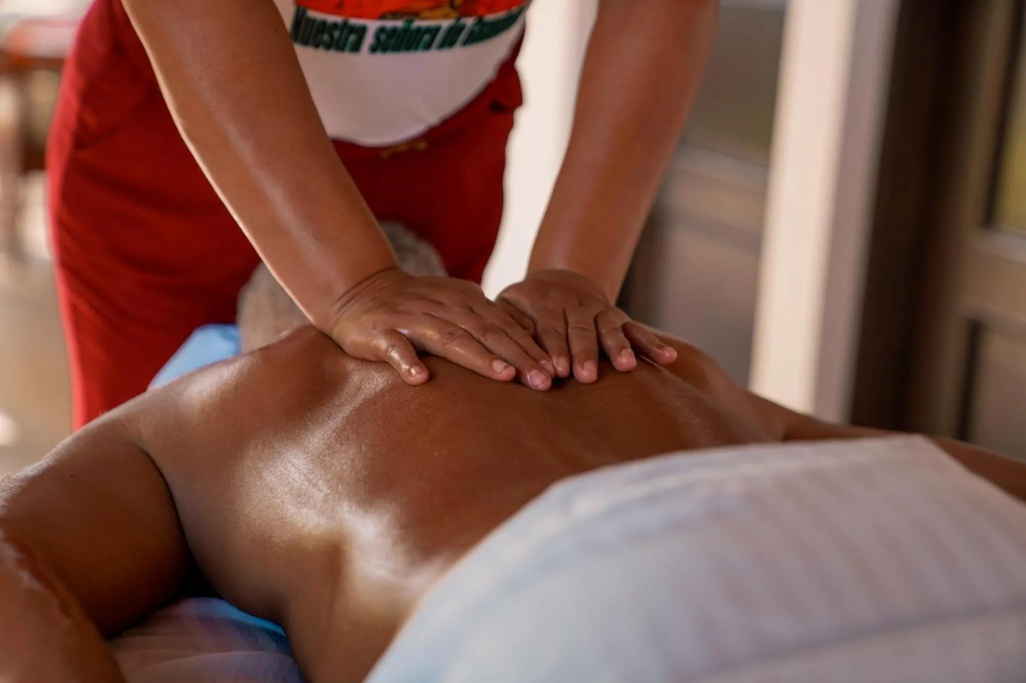 Massage in Hotel Ingigante