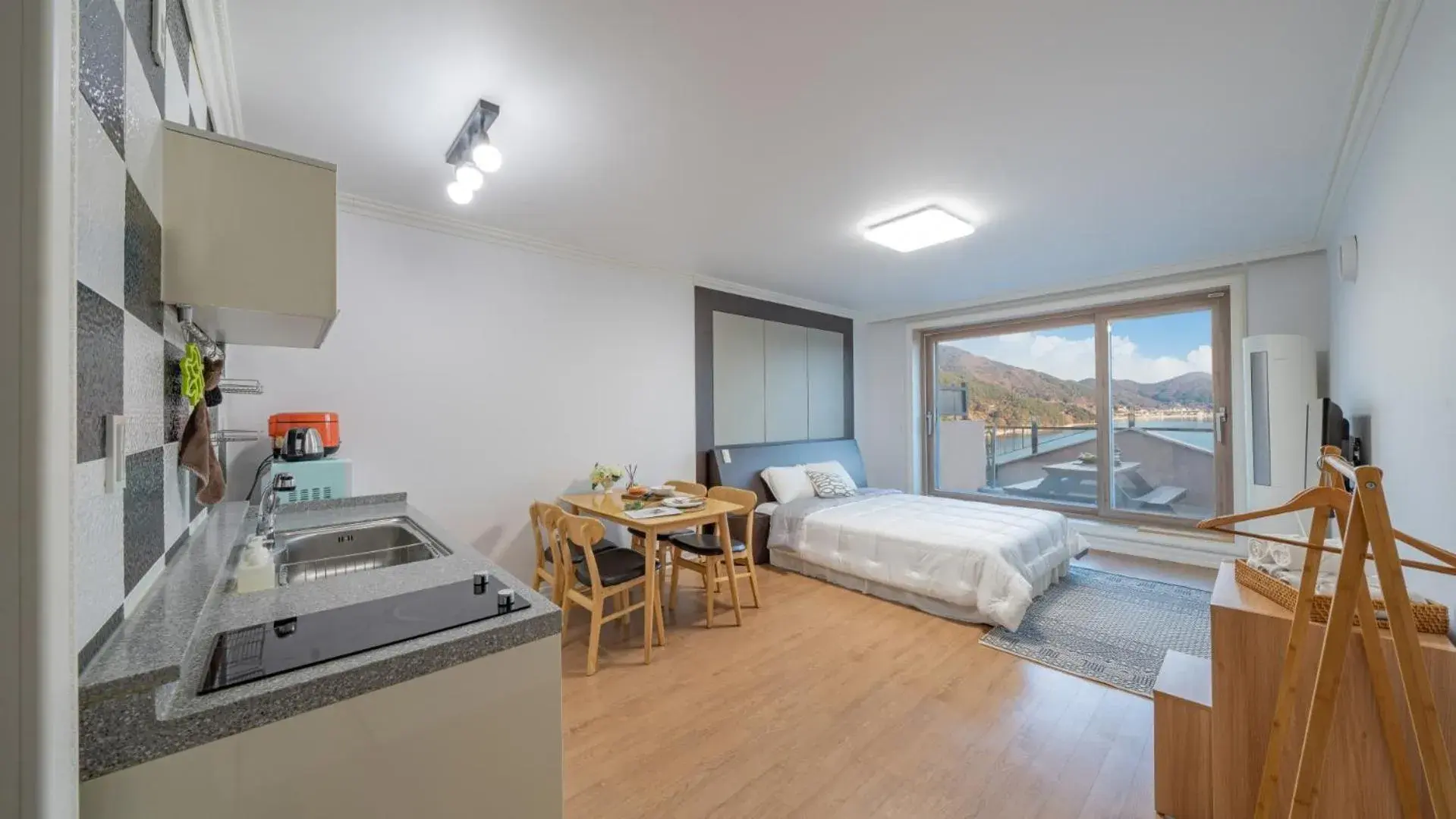 Property building, Bed in Maremonte Pension Property building, Bed in Maremonte Pension