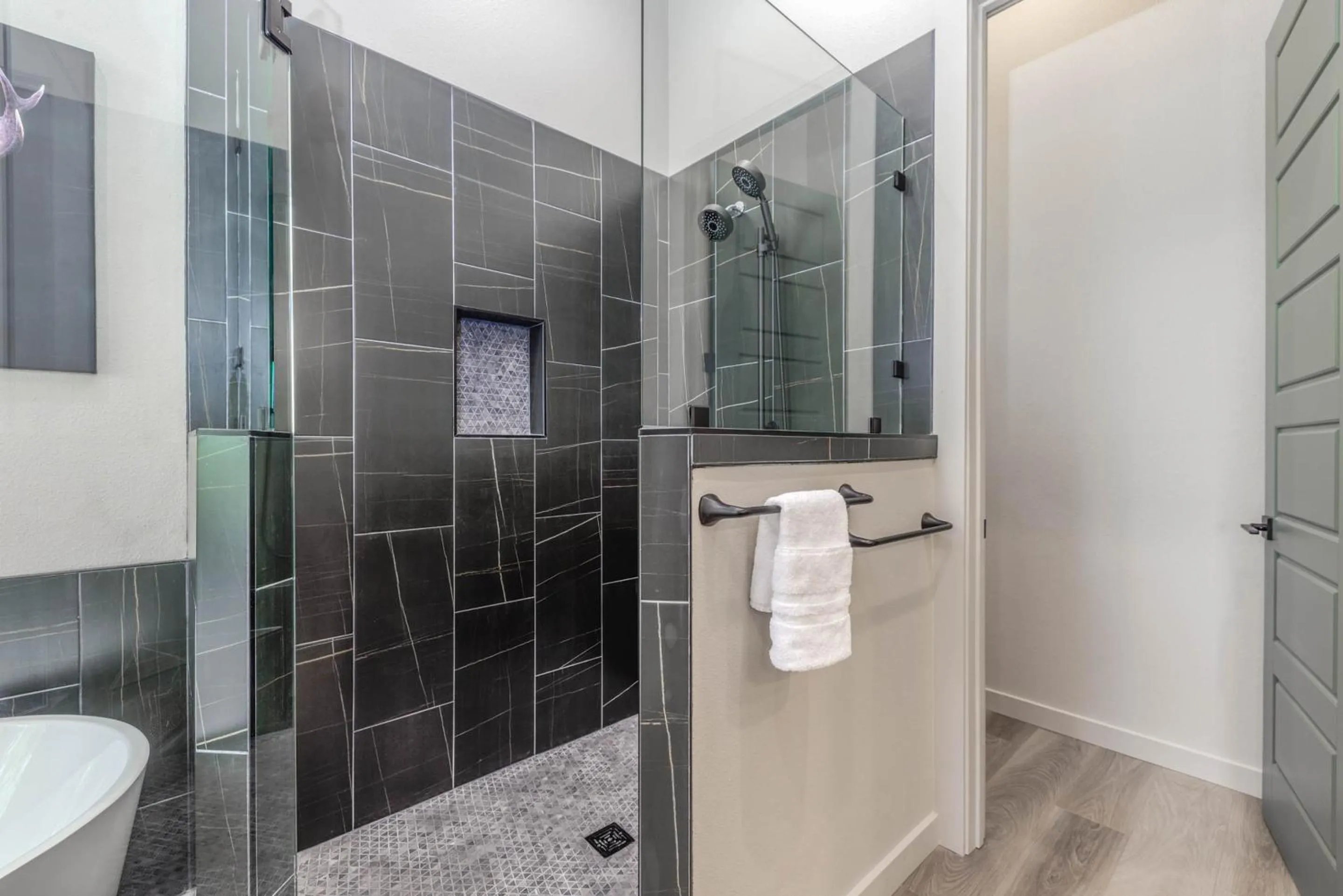 Property building in Viewtopia