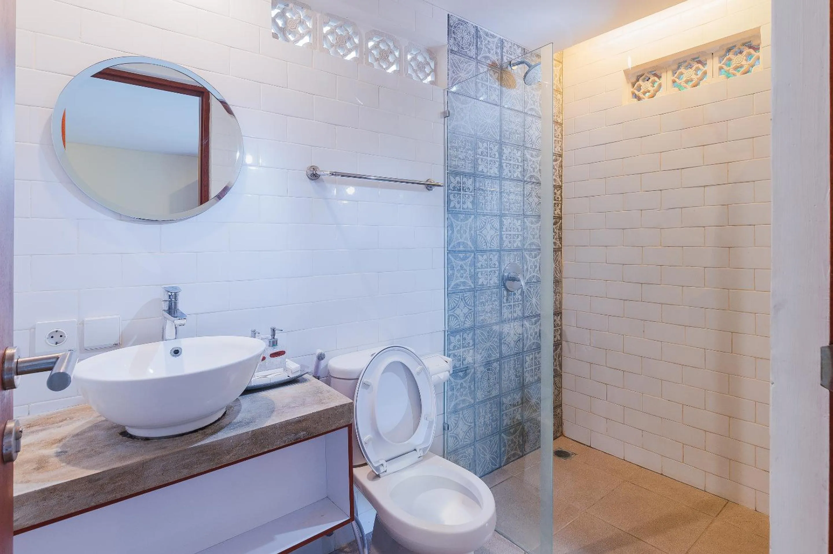 Bathroom in Gana Hotel & Restaurant