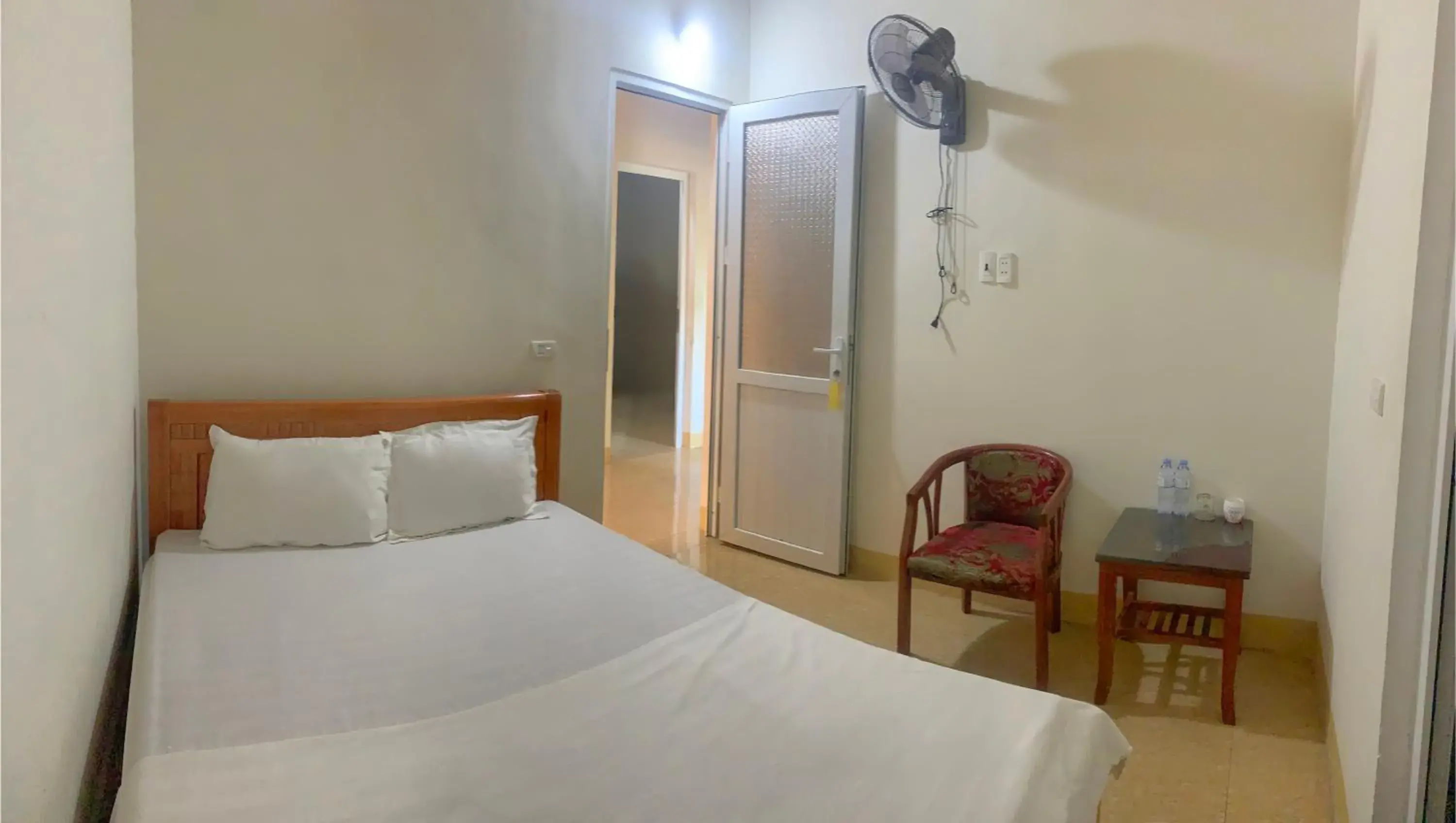 Single Room in KHU DU LỊCH SINH THÁI HÒN MÁT Single Room in KHU DU LỊCH SINH THÁI HÒN MÁT