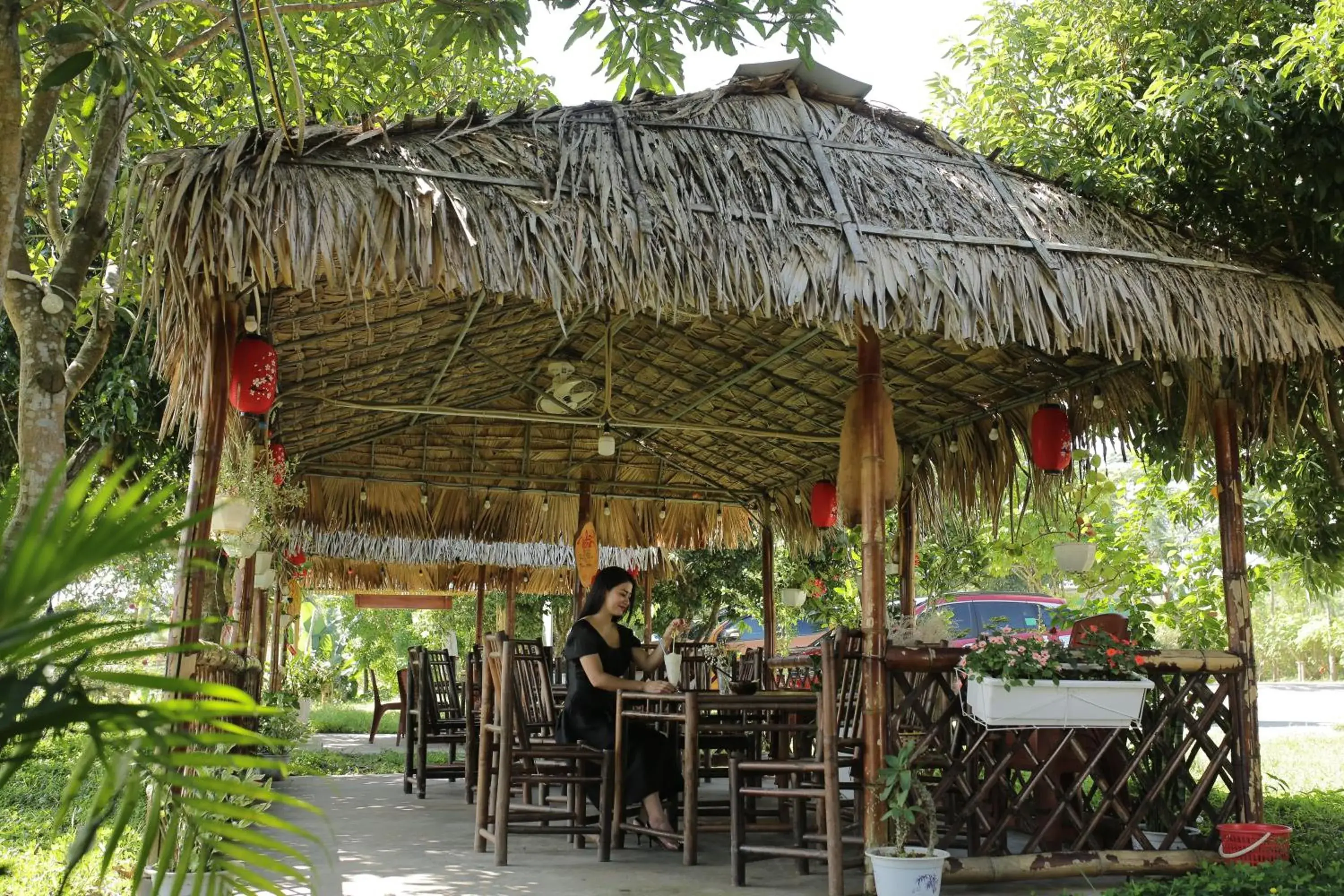 Restaurant/places to eat in KHU DU LỊCH SINH THÁI HÒN MÁT Restaurant/places to eat in KHU DU LỊCH SINH THÁI HÒN MÁT