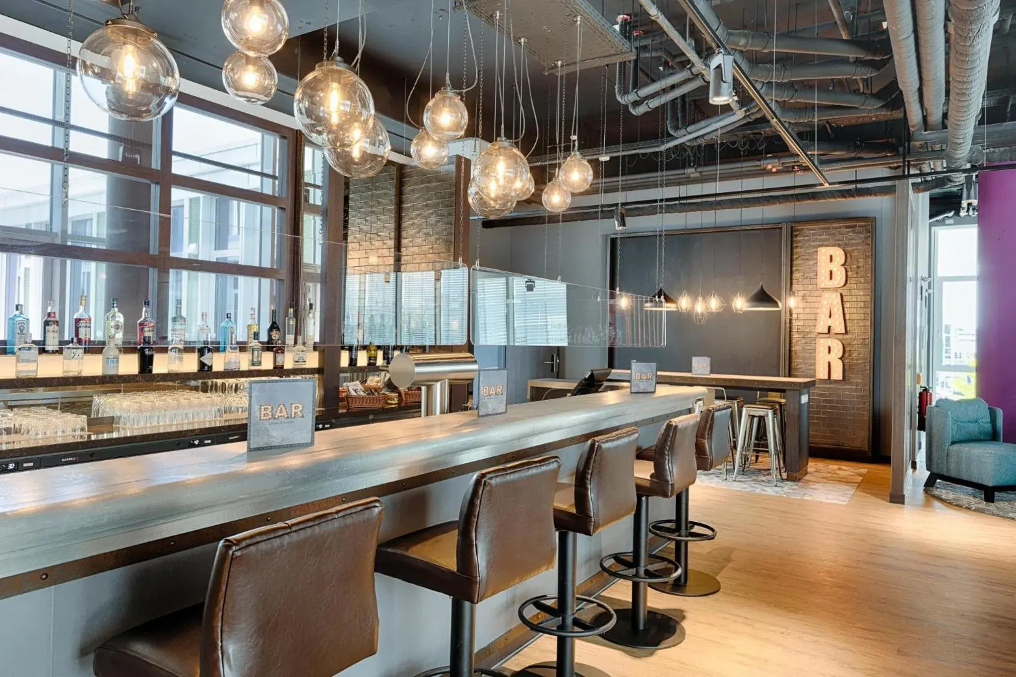 Lounge or bar in Premier Inn Wolfsburg City Centre Lounge or bar in Premier Inn Wolfsburg City Centre