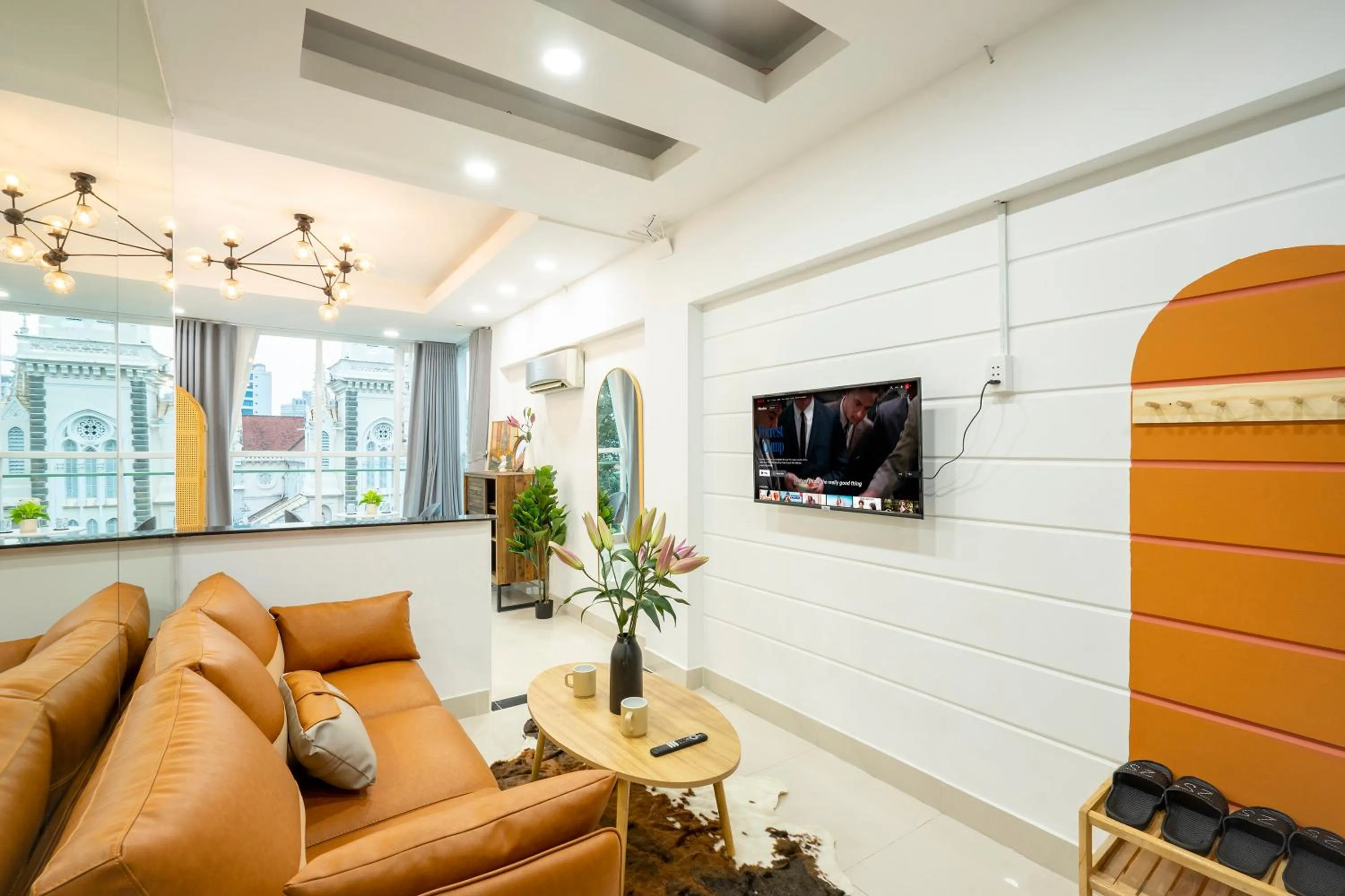 TV and multimedia in SAZI Church View Home - Free Nails HairWash