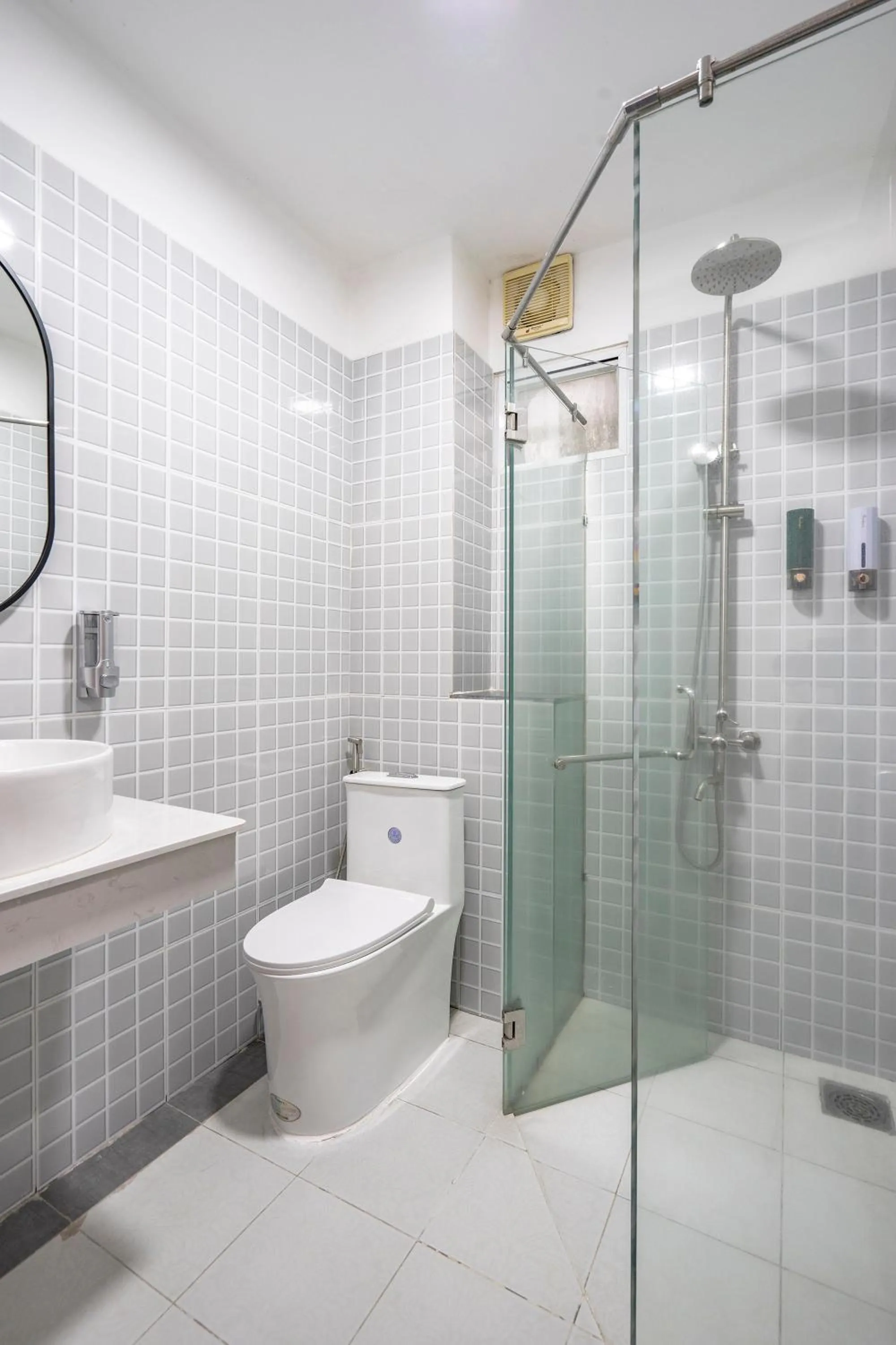 Shower in SAZI Church View Home - Free Nails HairWash