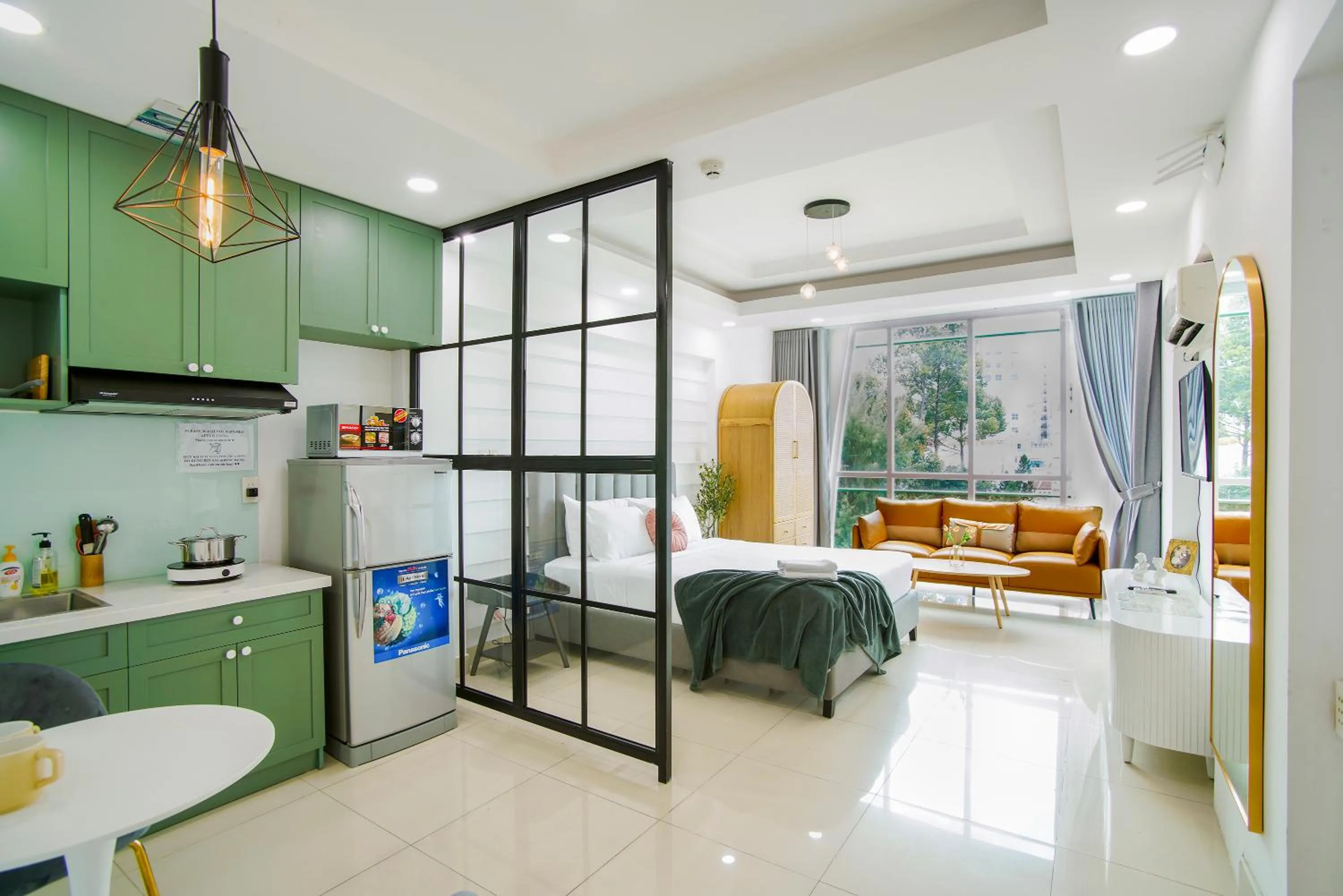 Photo of the whole room in SAZI Church View Home - Free Nails HairWash