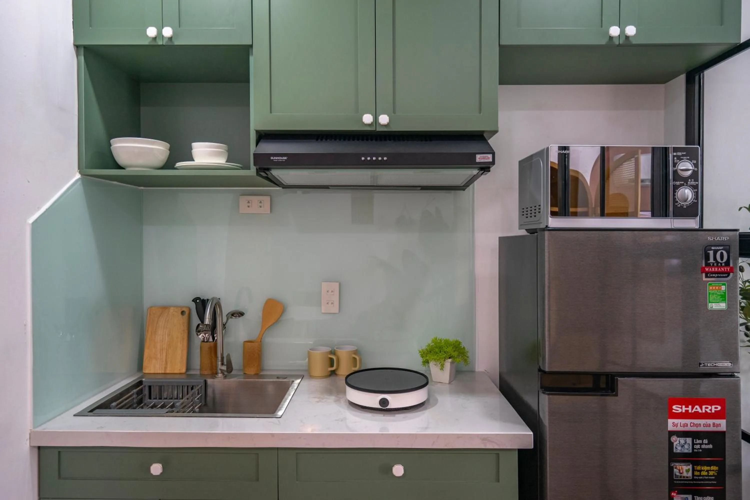 Kitchen or kitchenette in SAZI Church View Home - Free Nails HairWash