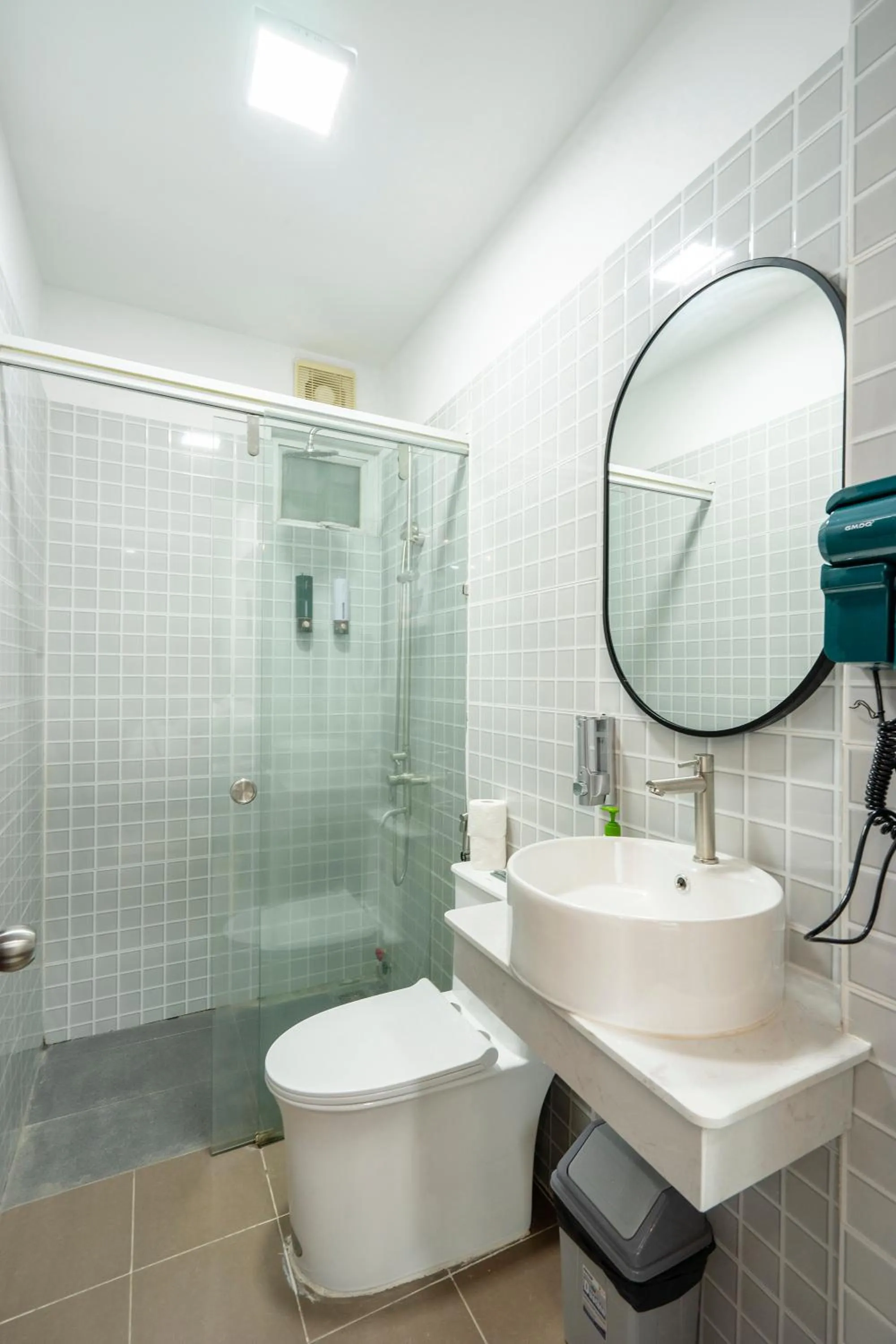 Shower in SAZI Church View Home - Free Nails HairWash