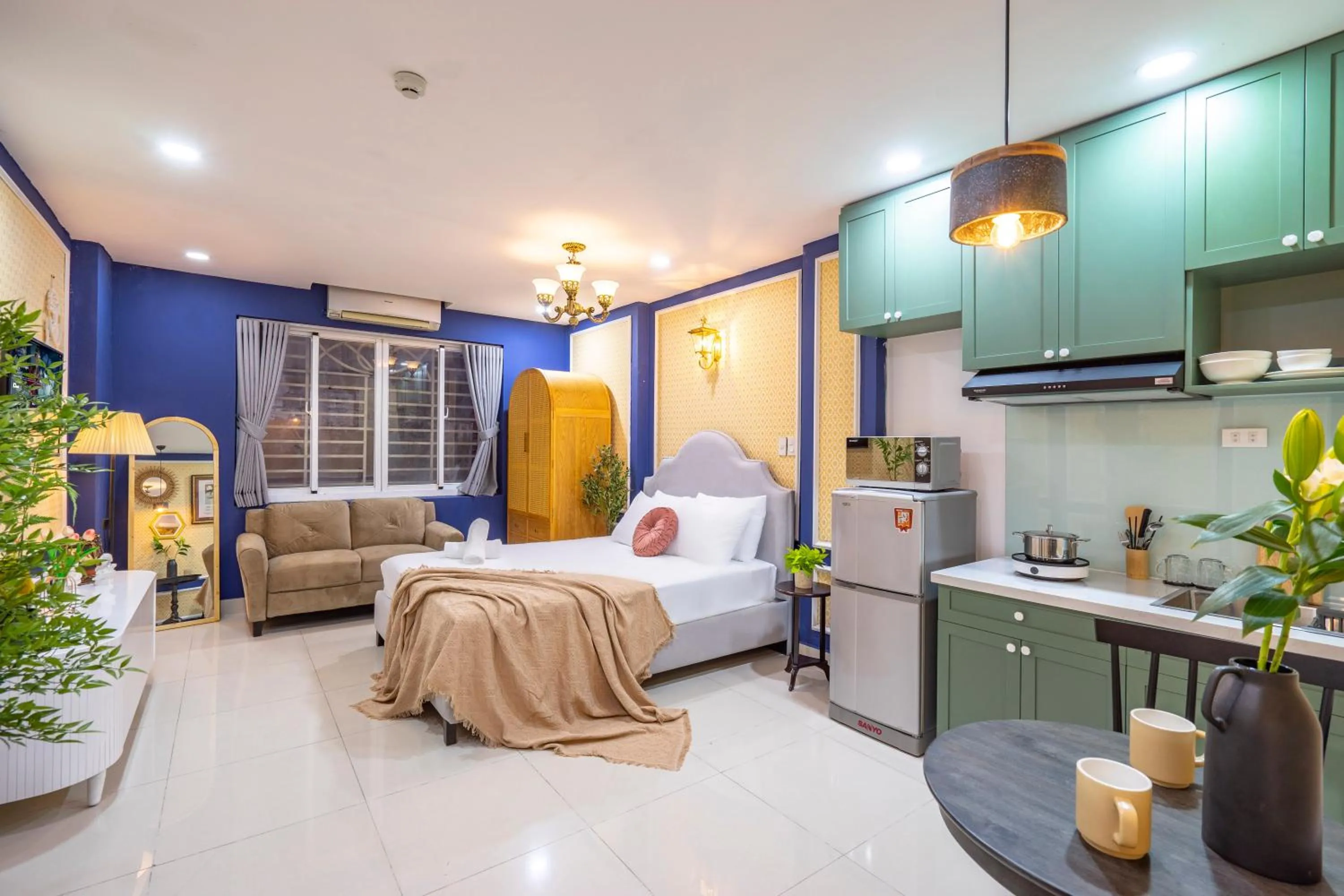 Bed in SAZI Church View Home - Free Nails HairWash