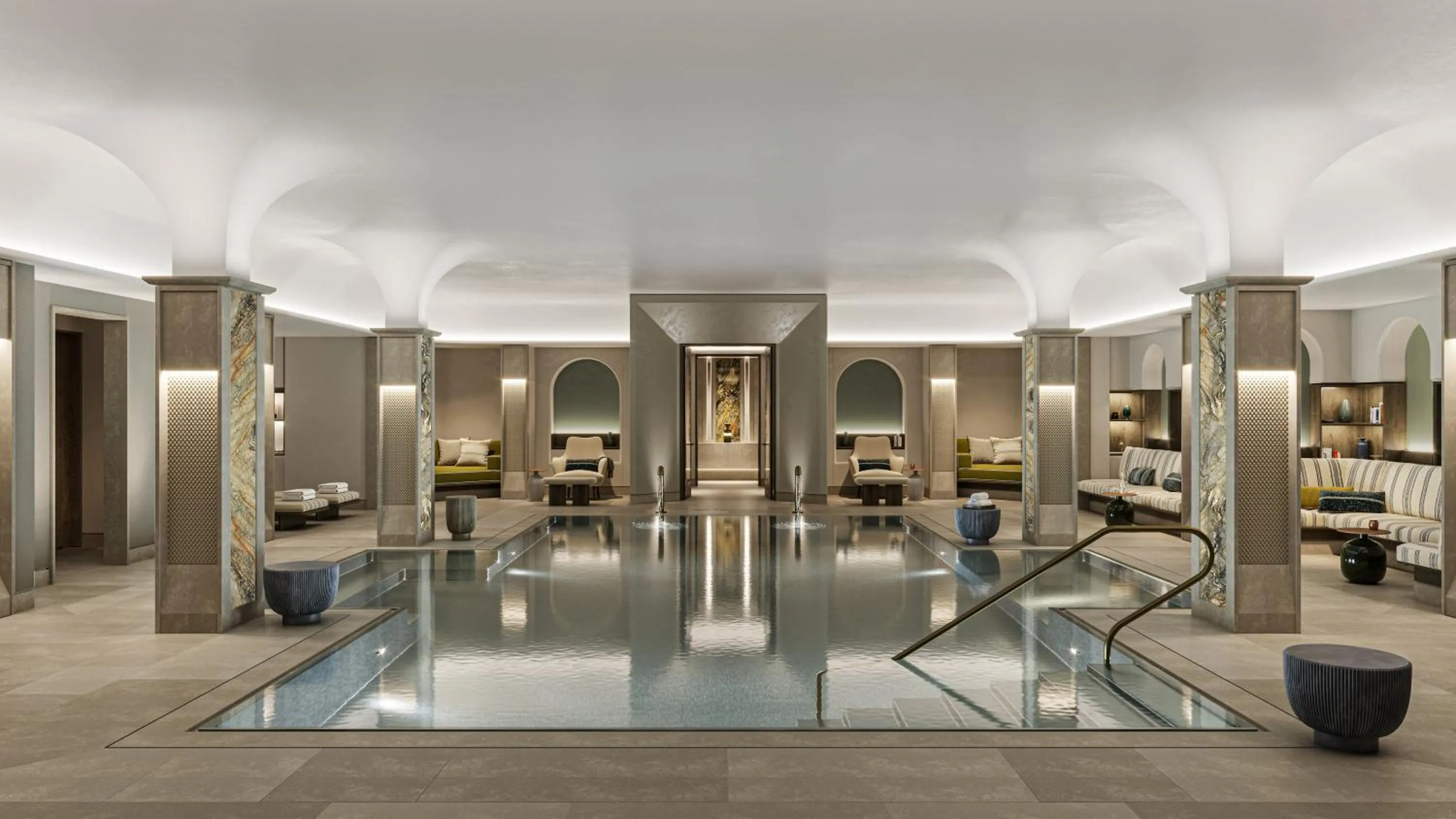 Swimming pool in Rosewood Munich