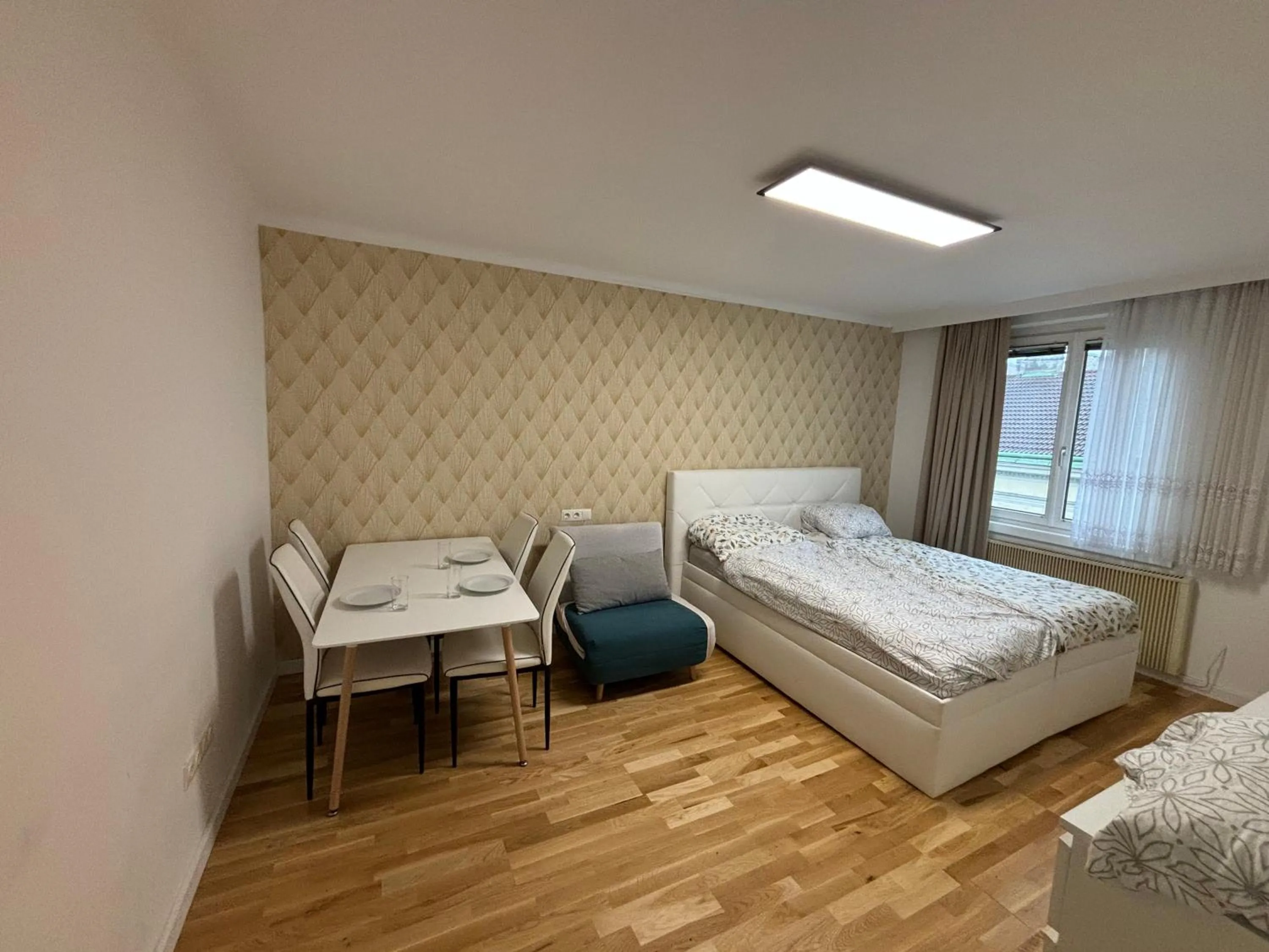 Exclusive serviced flat on Taborstraße