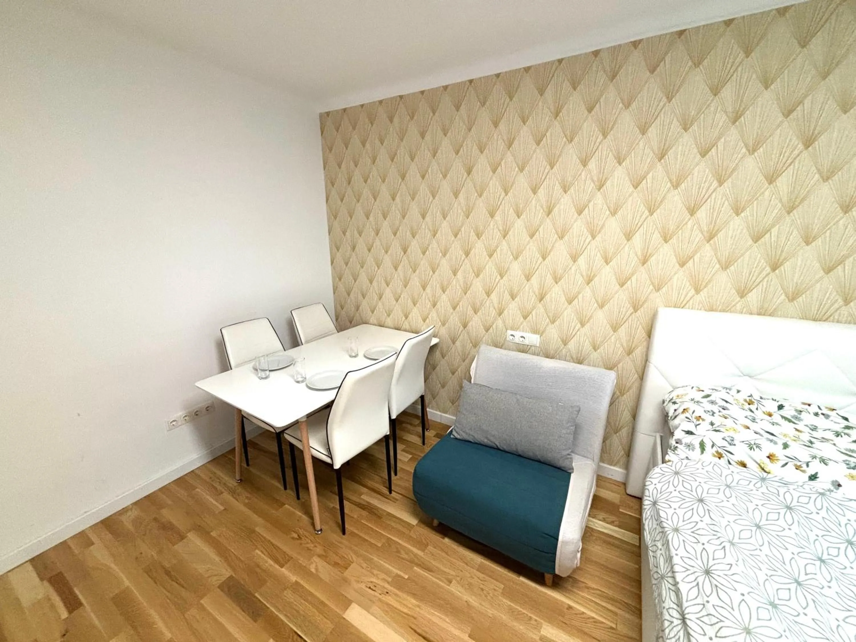 Exclusive serviced flat on Taborstraße