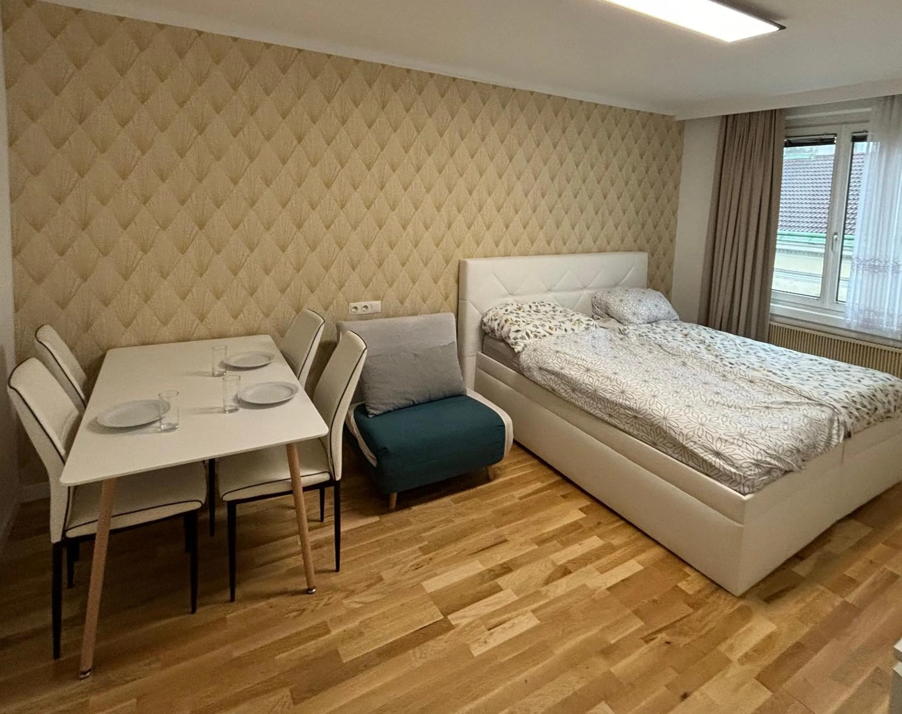 Exclusive serviced flat on Taborstraße