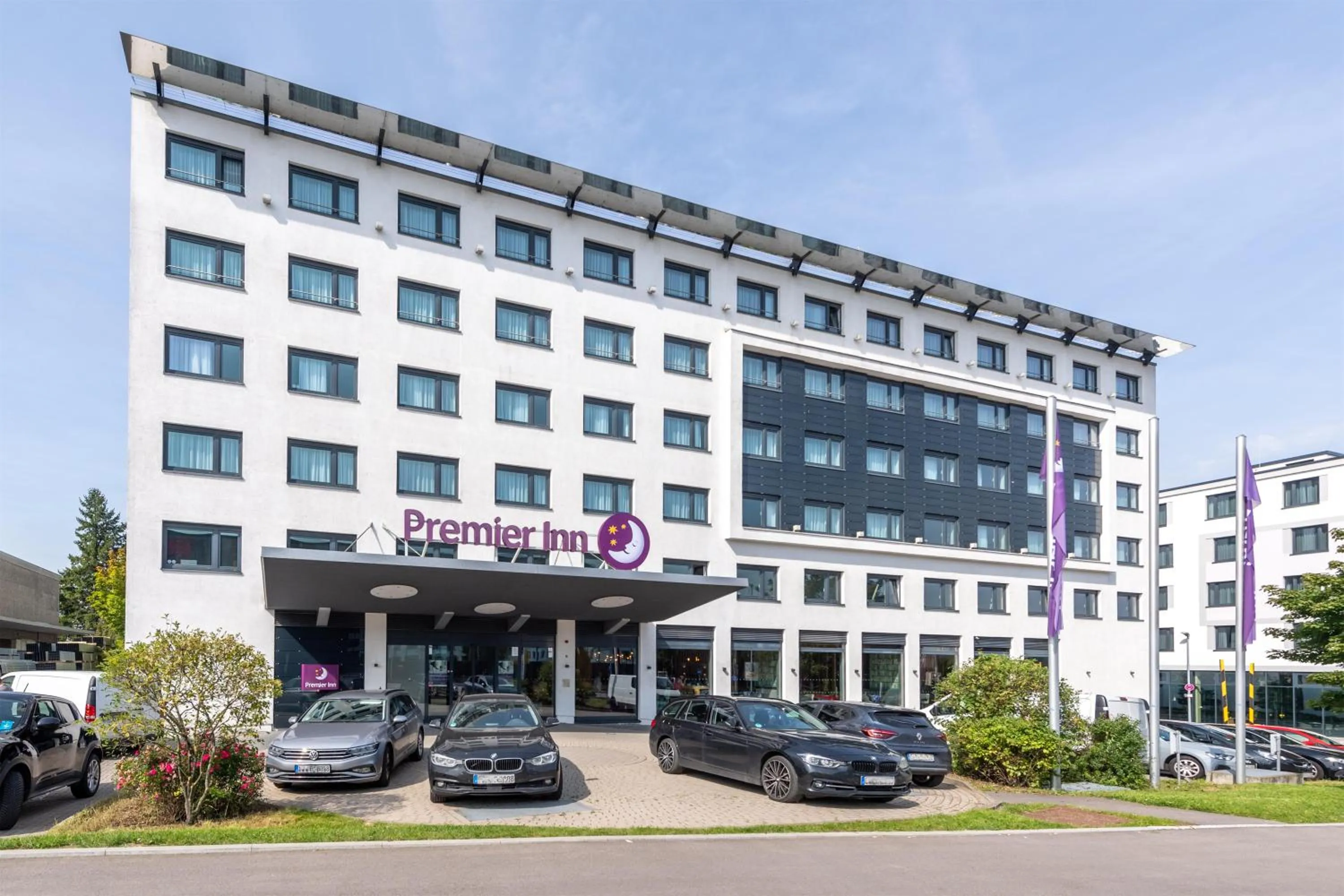 Property building in Premier Inn Stuttgart Airport