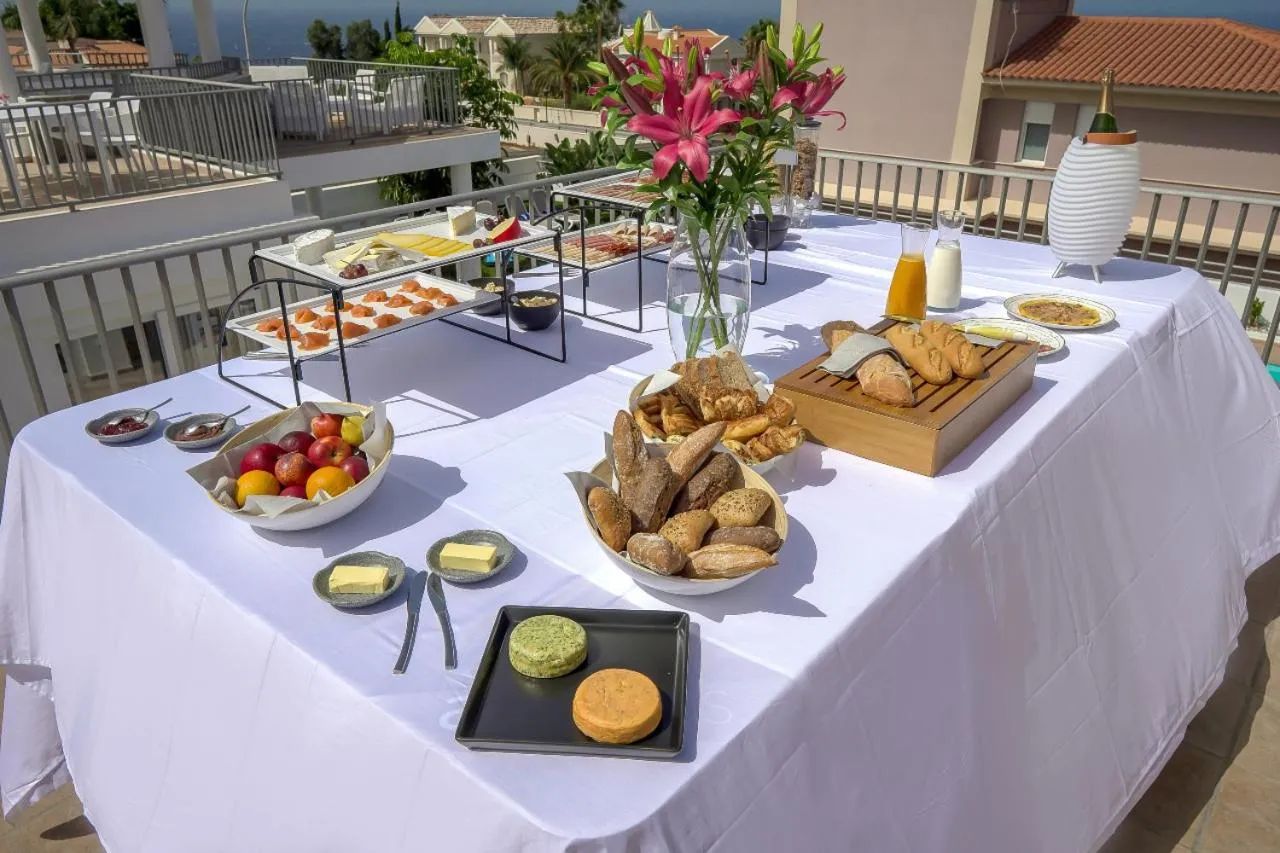 Food and drinks in Villa Boutique Experience