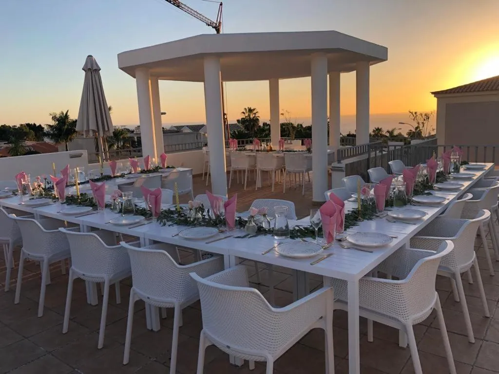 Restaurant/places to eat in Villa Boutique Experience