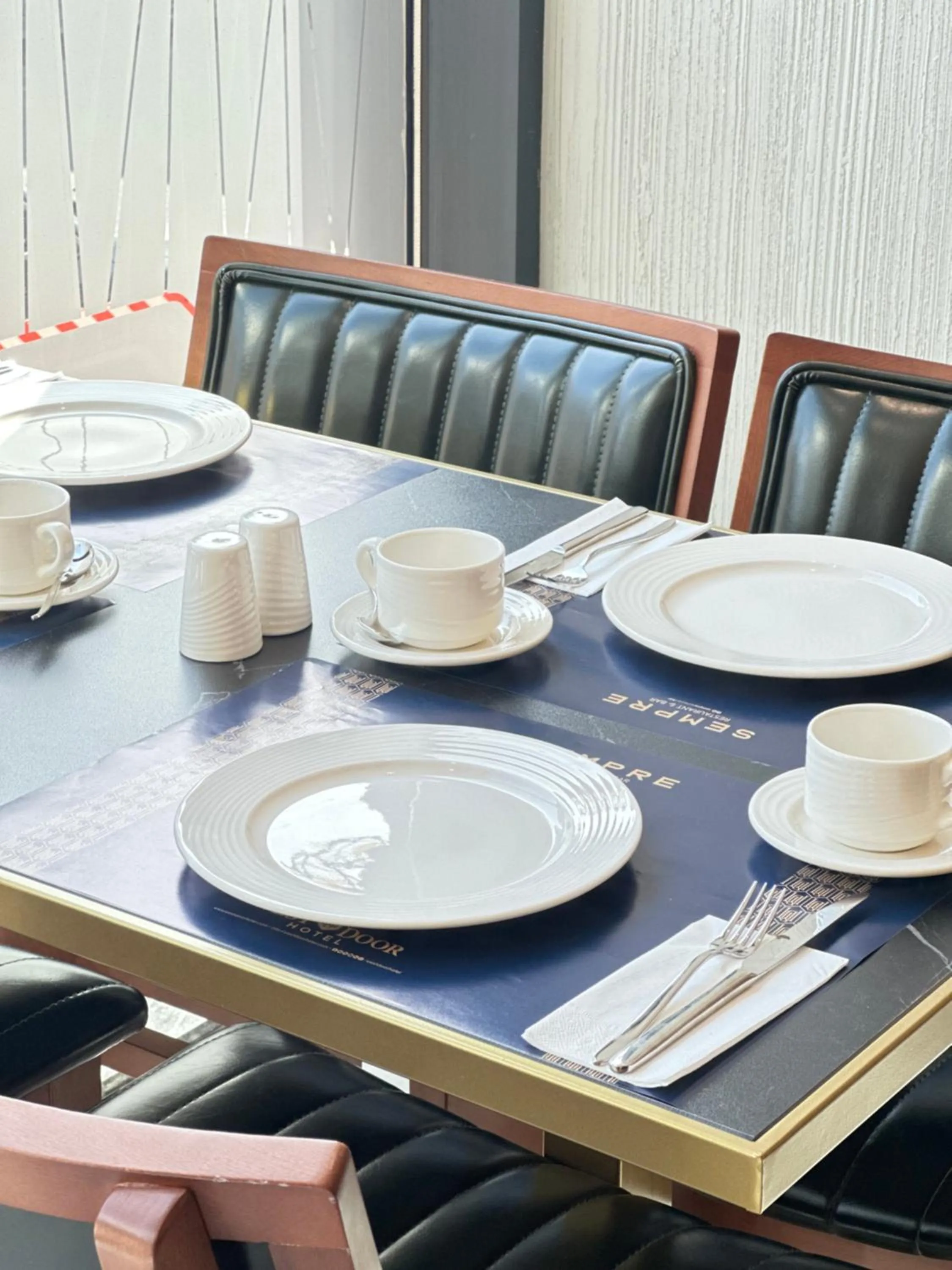 Restaurant/places to eat in WestDoor Hotel