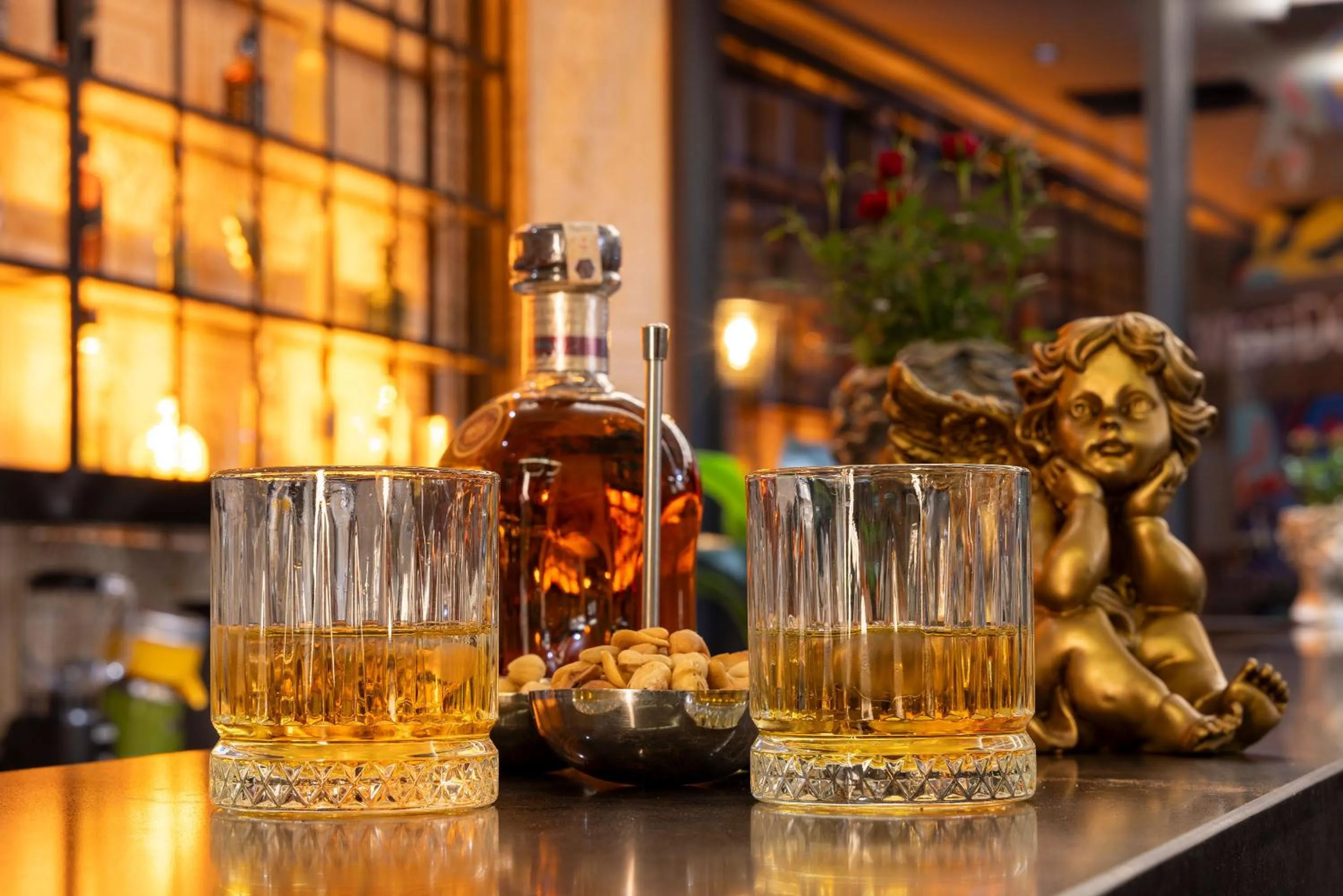 Restaurant/places to eat in WestDoor Hotel