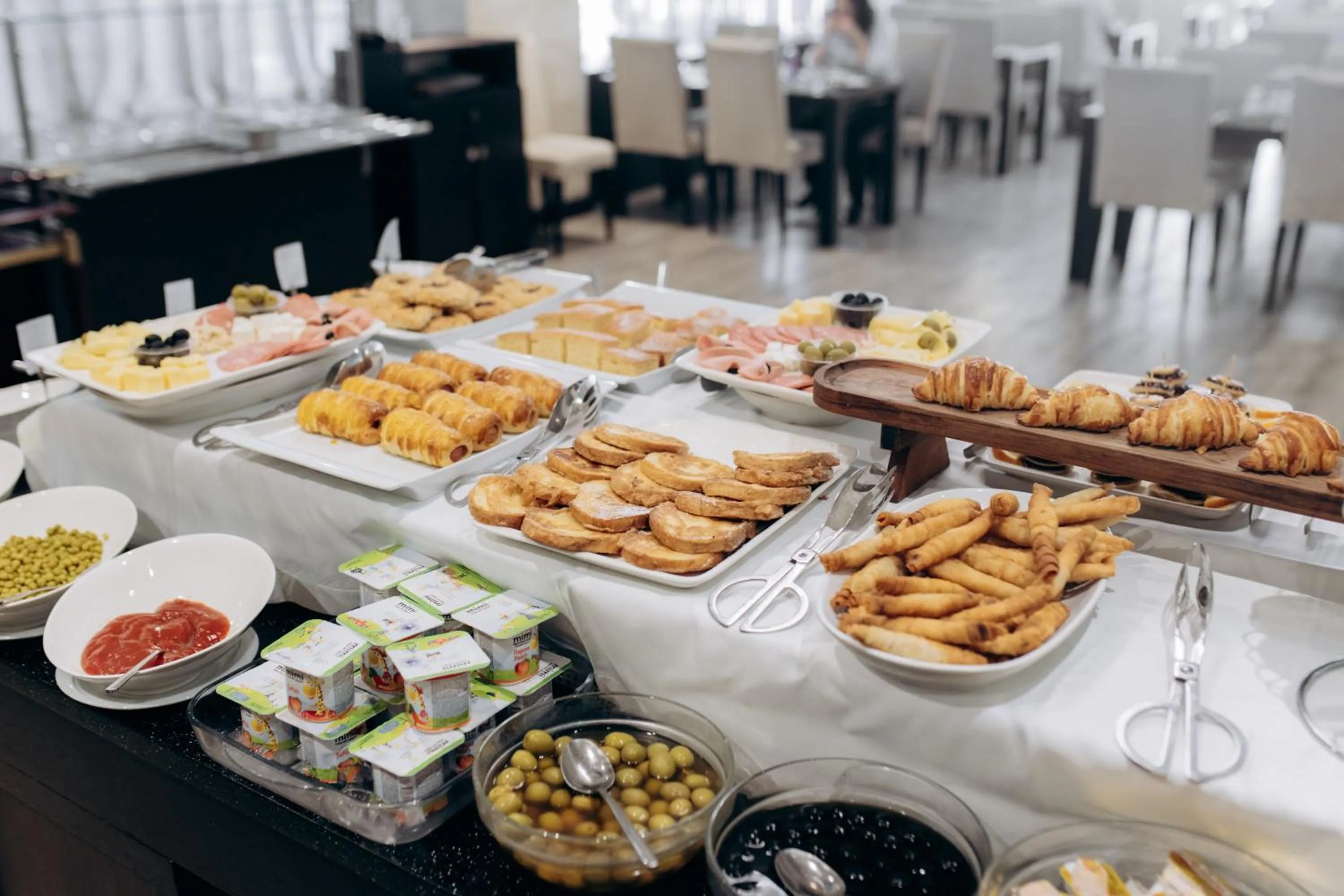 Restaurant/places to eat in The Diamond Hotel Baku