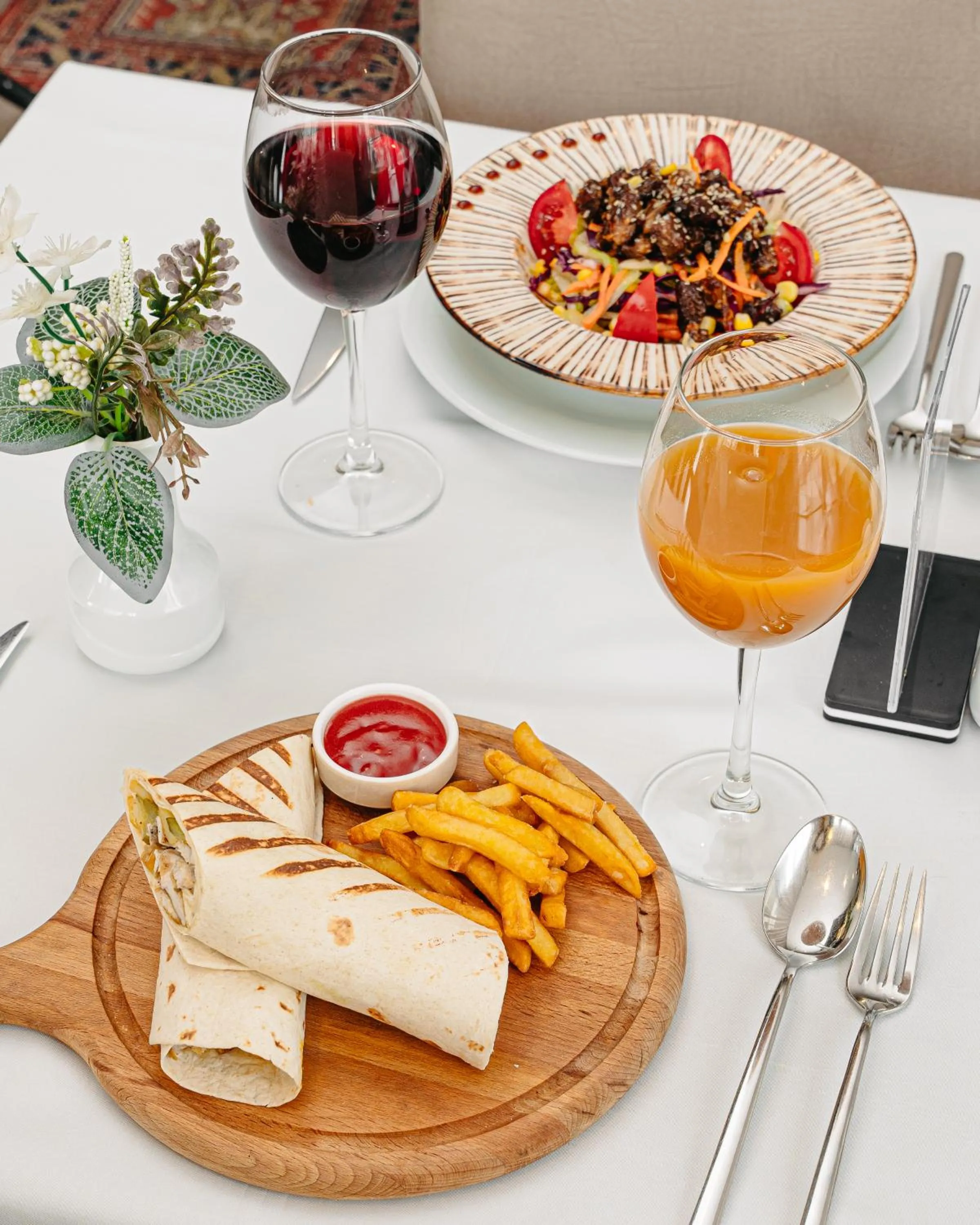 Restaurant/places to eat, Food in The Diamond Hotel Baku