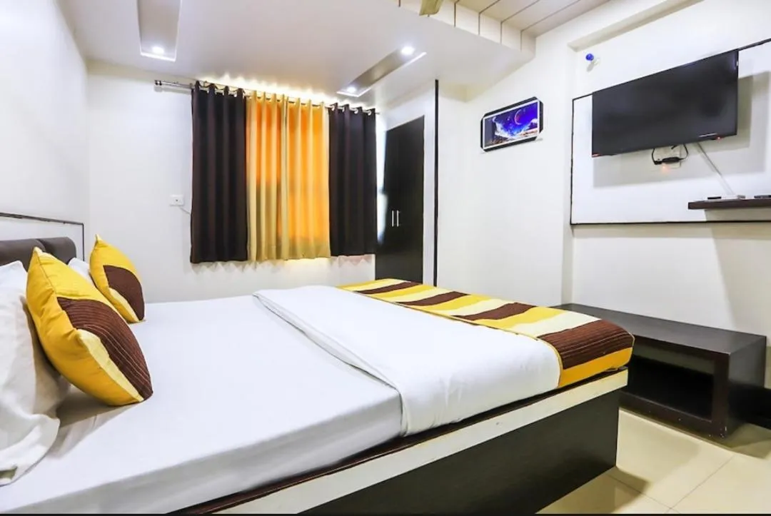 Bed in Venus Hotel 5 Minute Walking Distance from Dargah