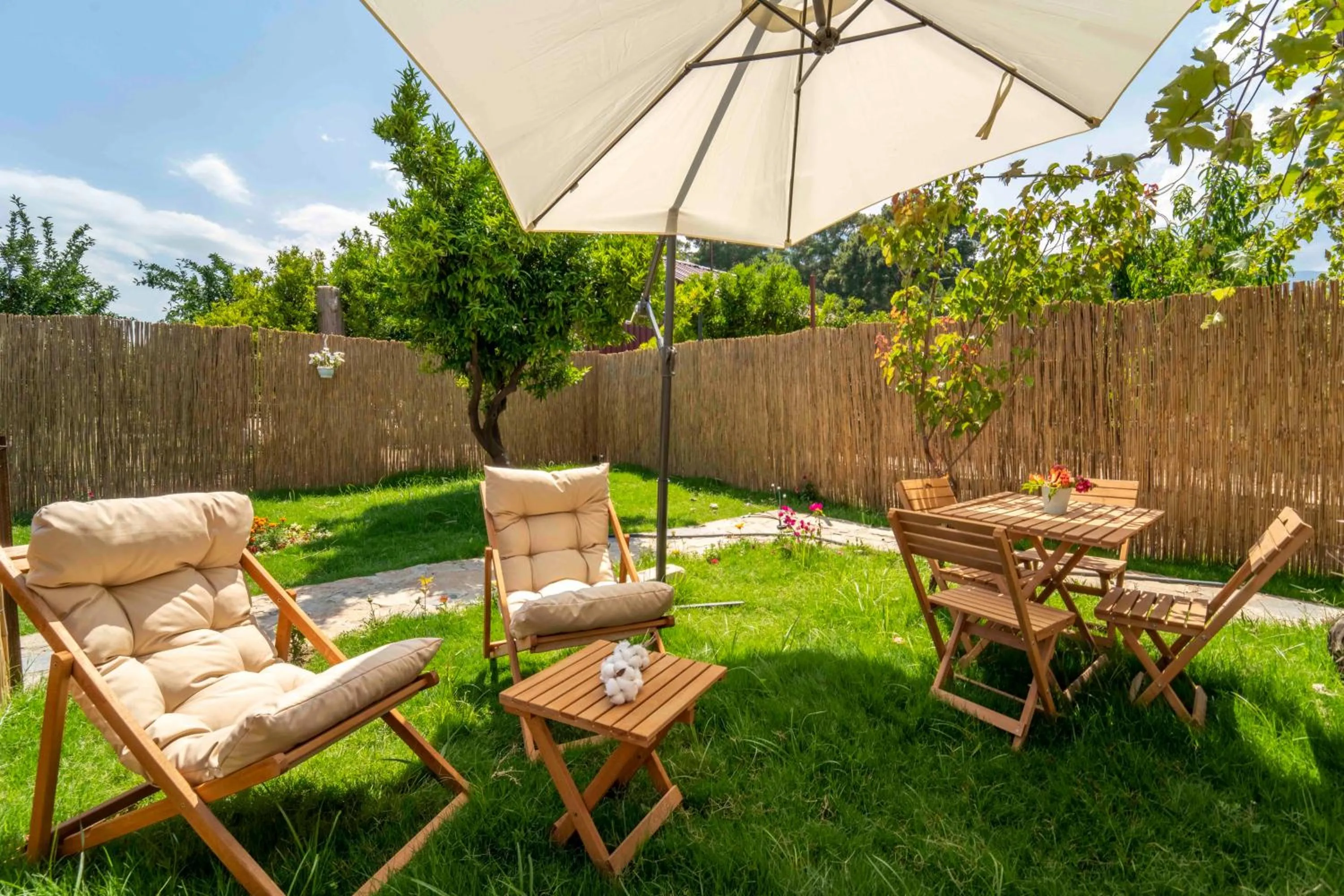 Garden in Kamkat Otel