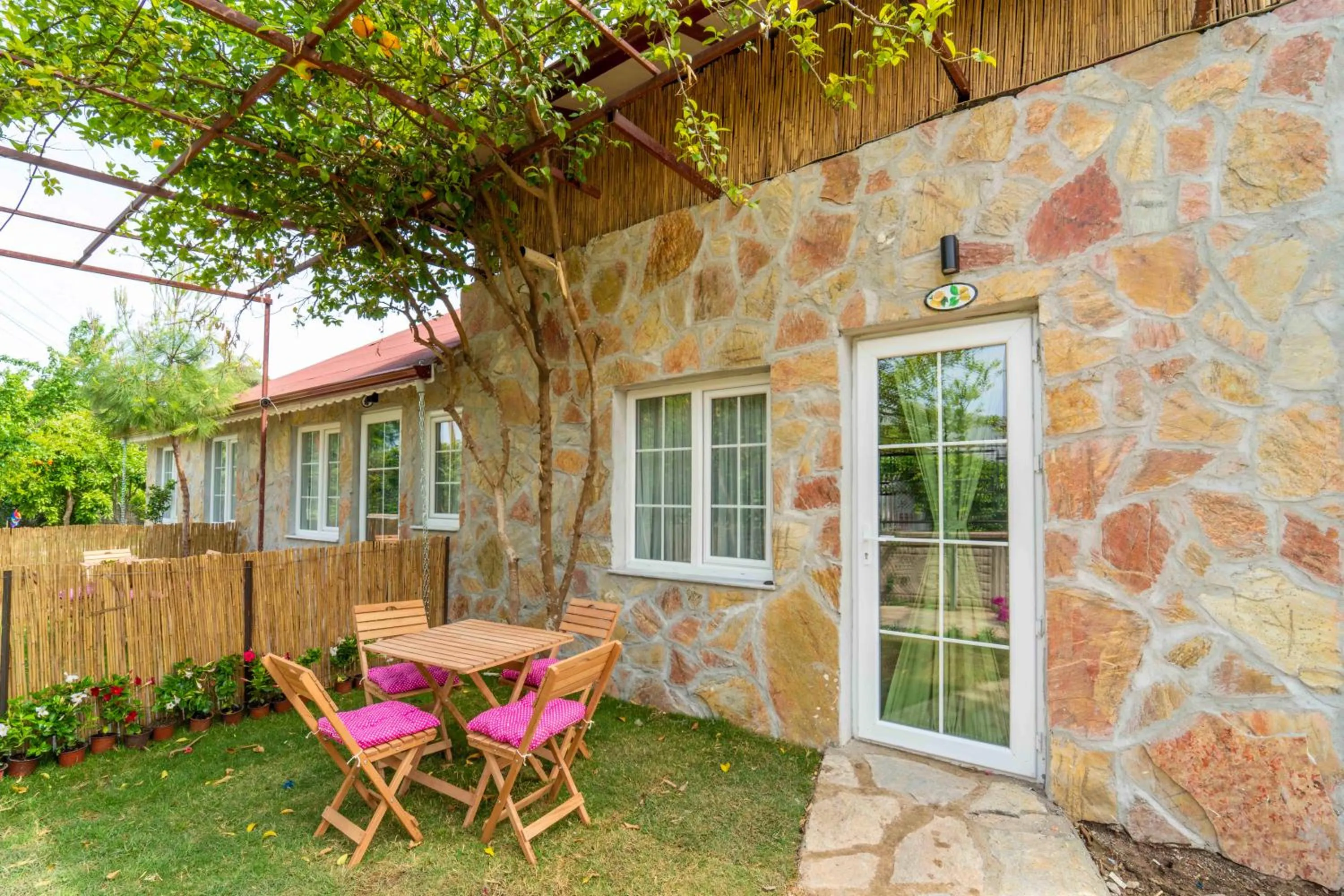 Garden in Kamkat Otel