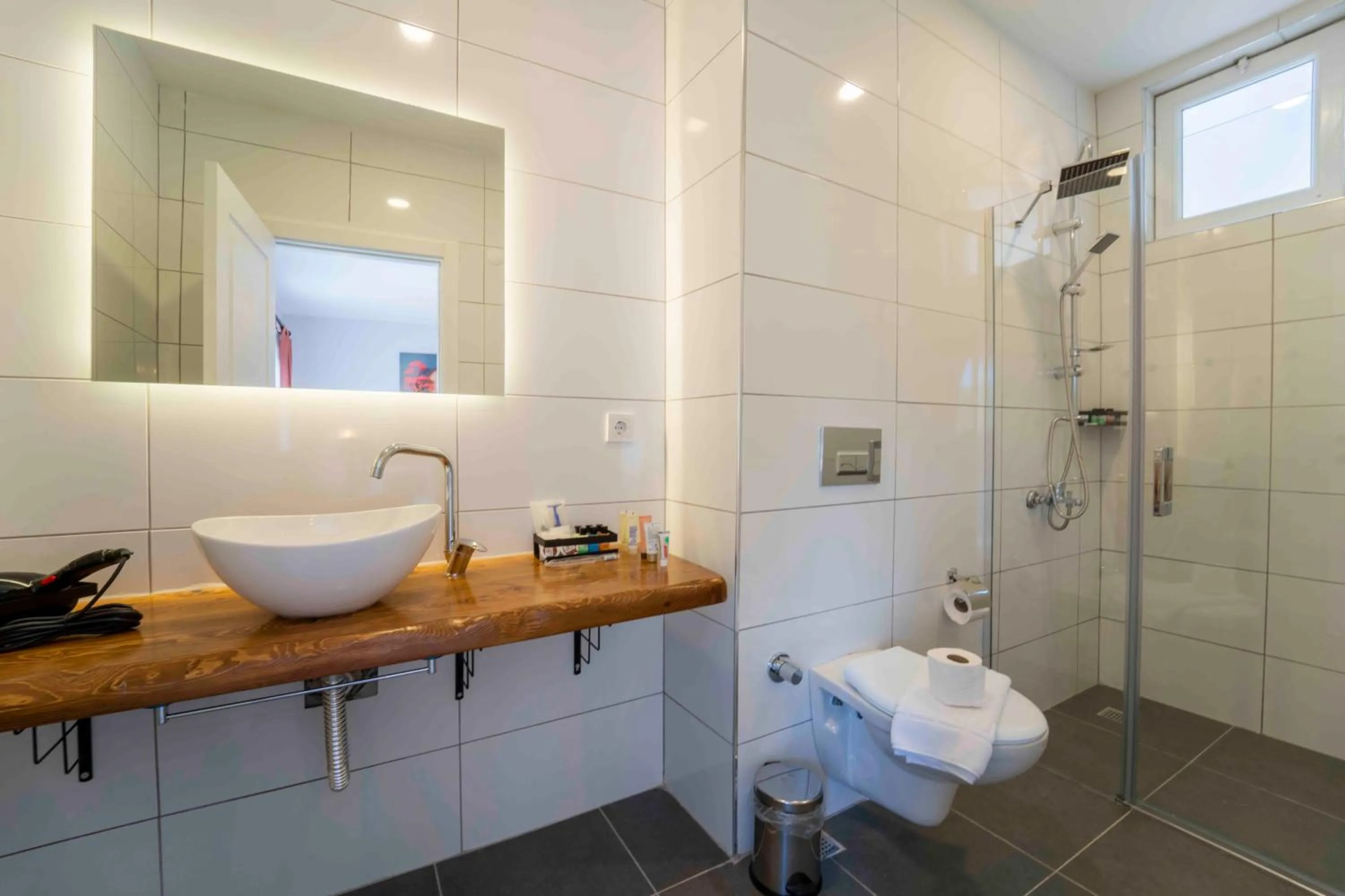 Shower in Kamkat Otel