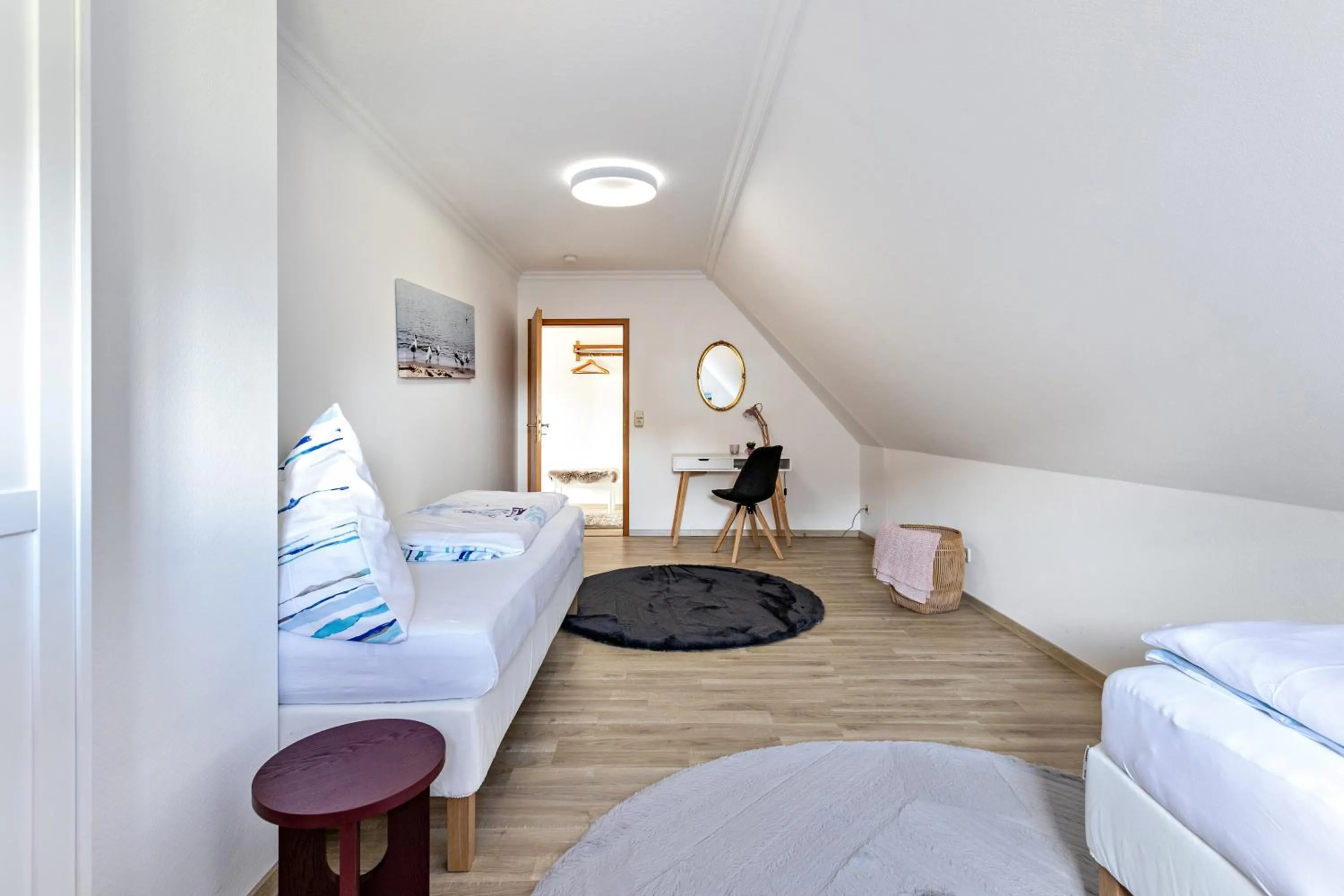 Property building, Bed in Ferienwohnung Meeressand