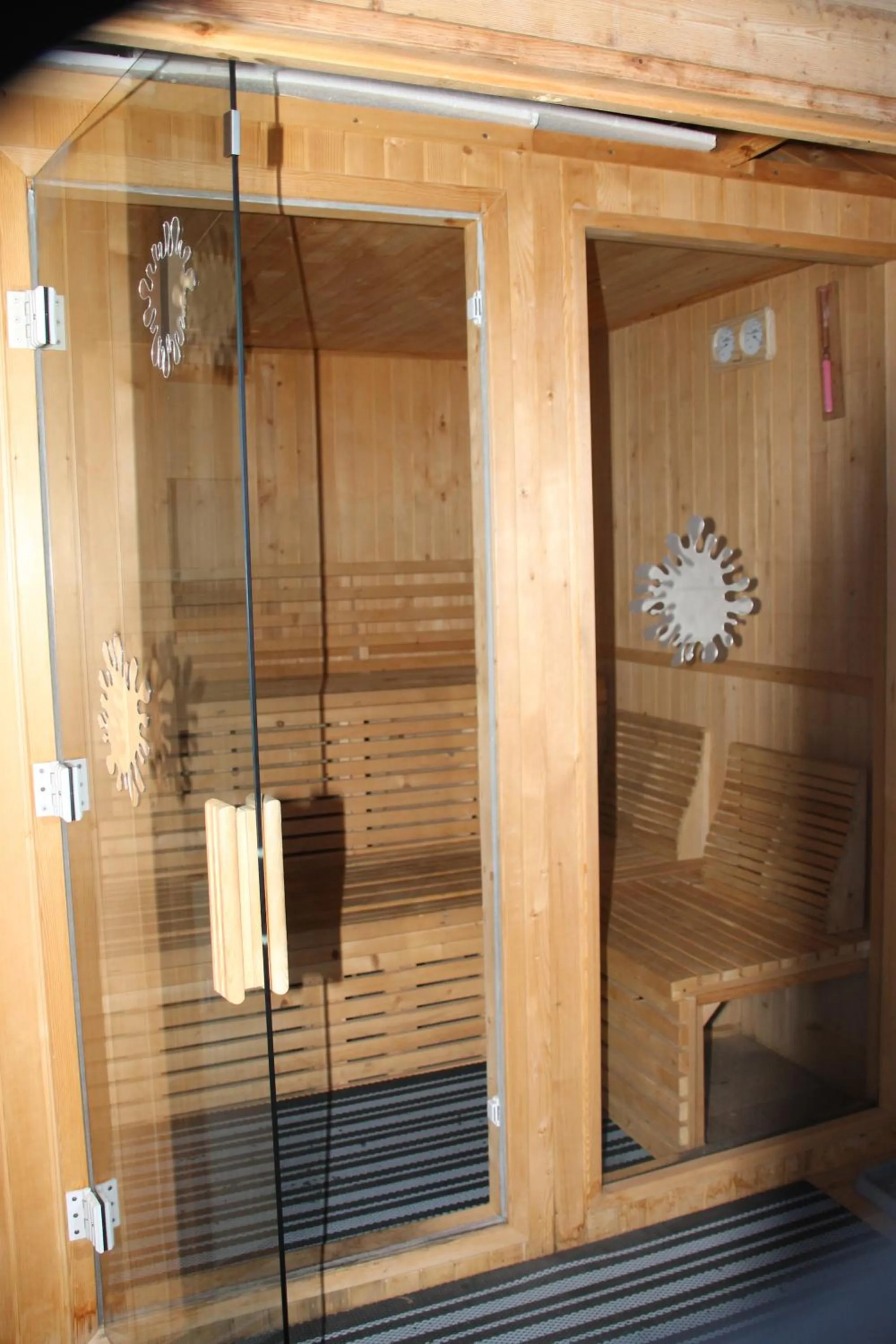 Sauna in Ferienhaus Winterberg für 12 Personen Sauna Garten Garage Hund