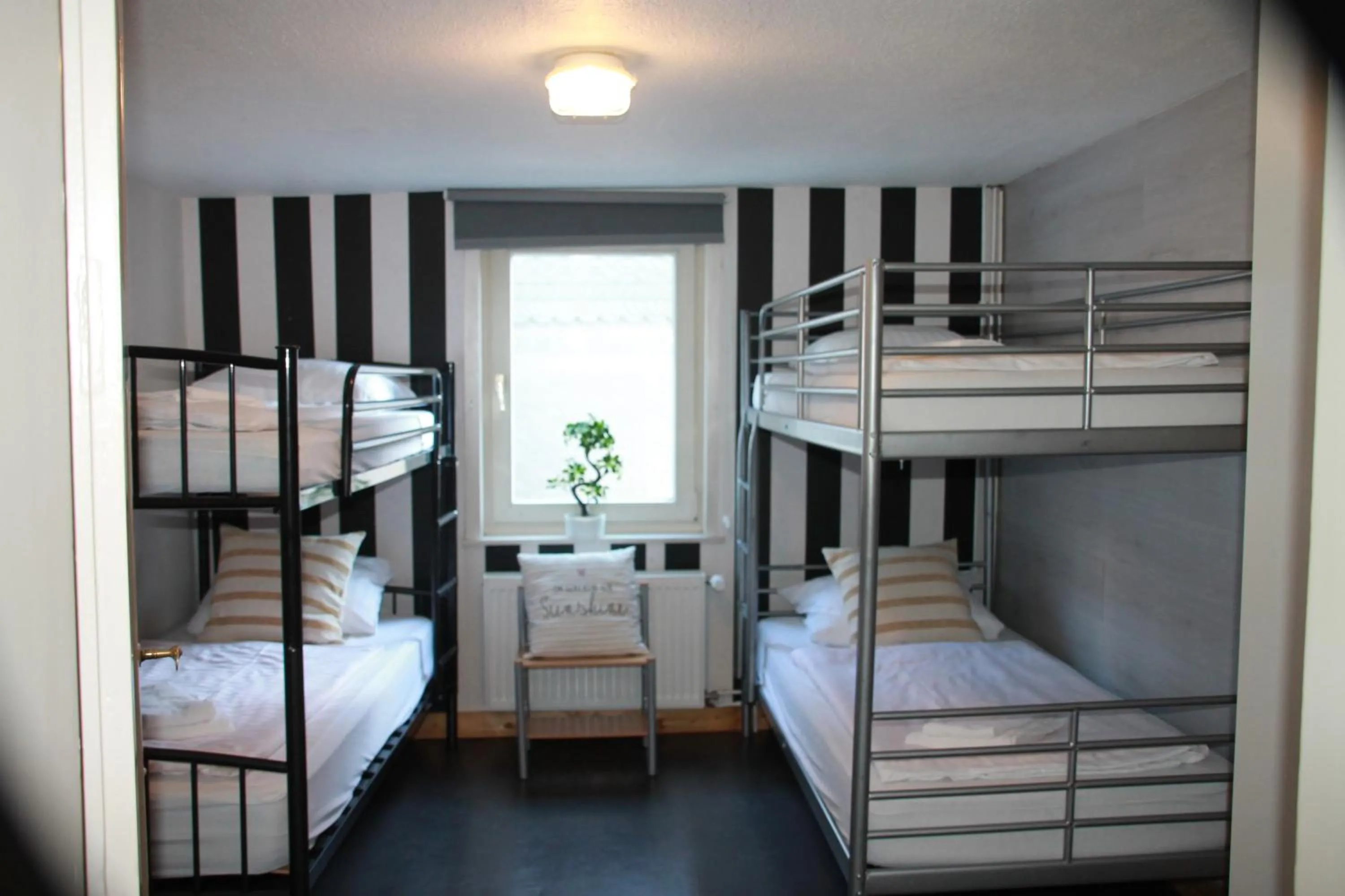 Bedroom, Bed in Ferienhaus Winterberg für 12 Personen Sauna Garten Garage Hund