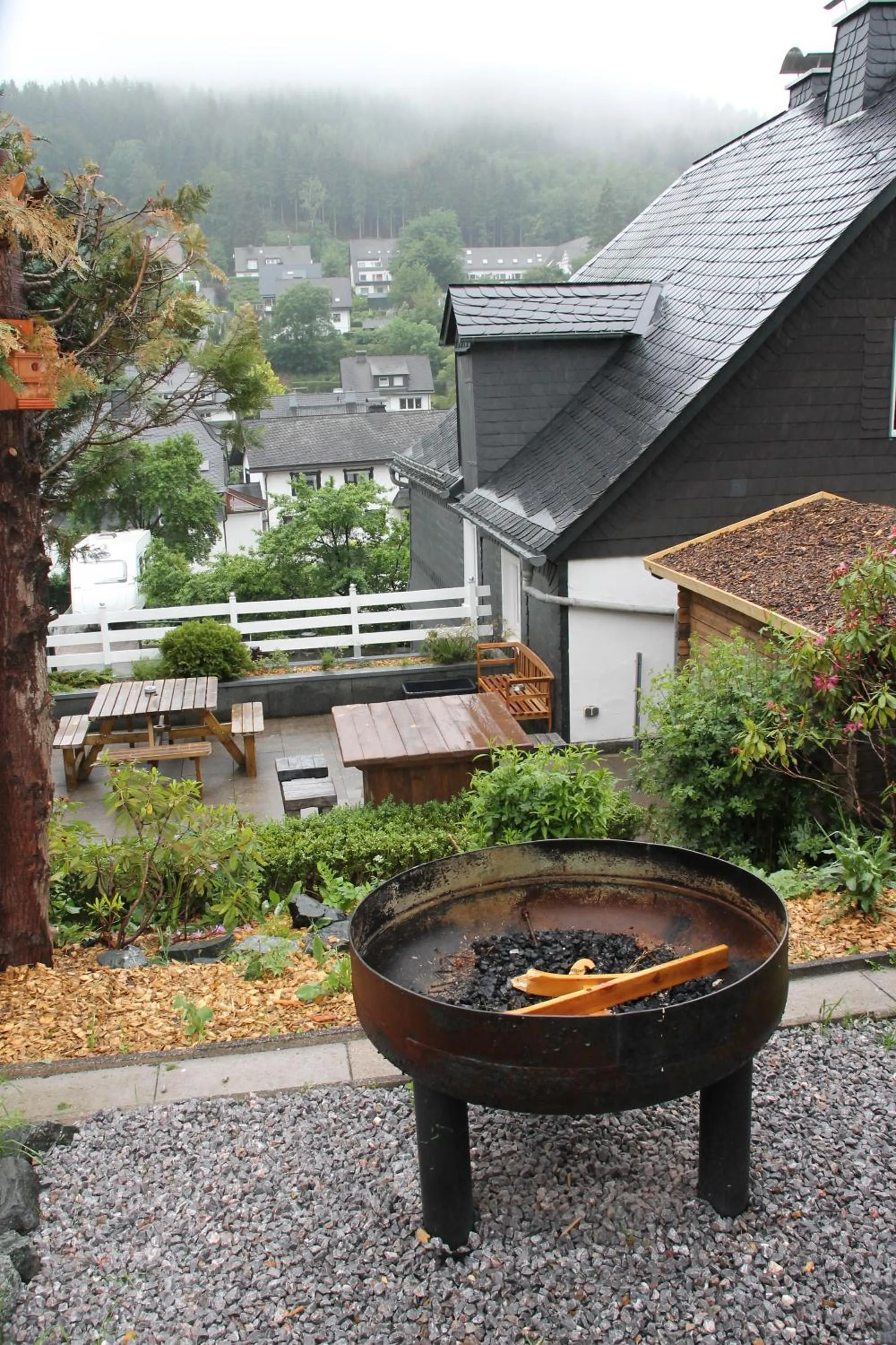 Garden view in Ferienhaus Winterberg für 12 Personen Sauna Garten Garage Hund