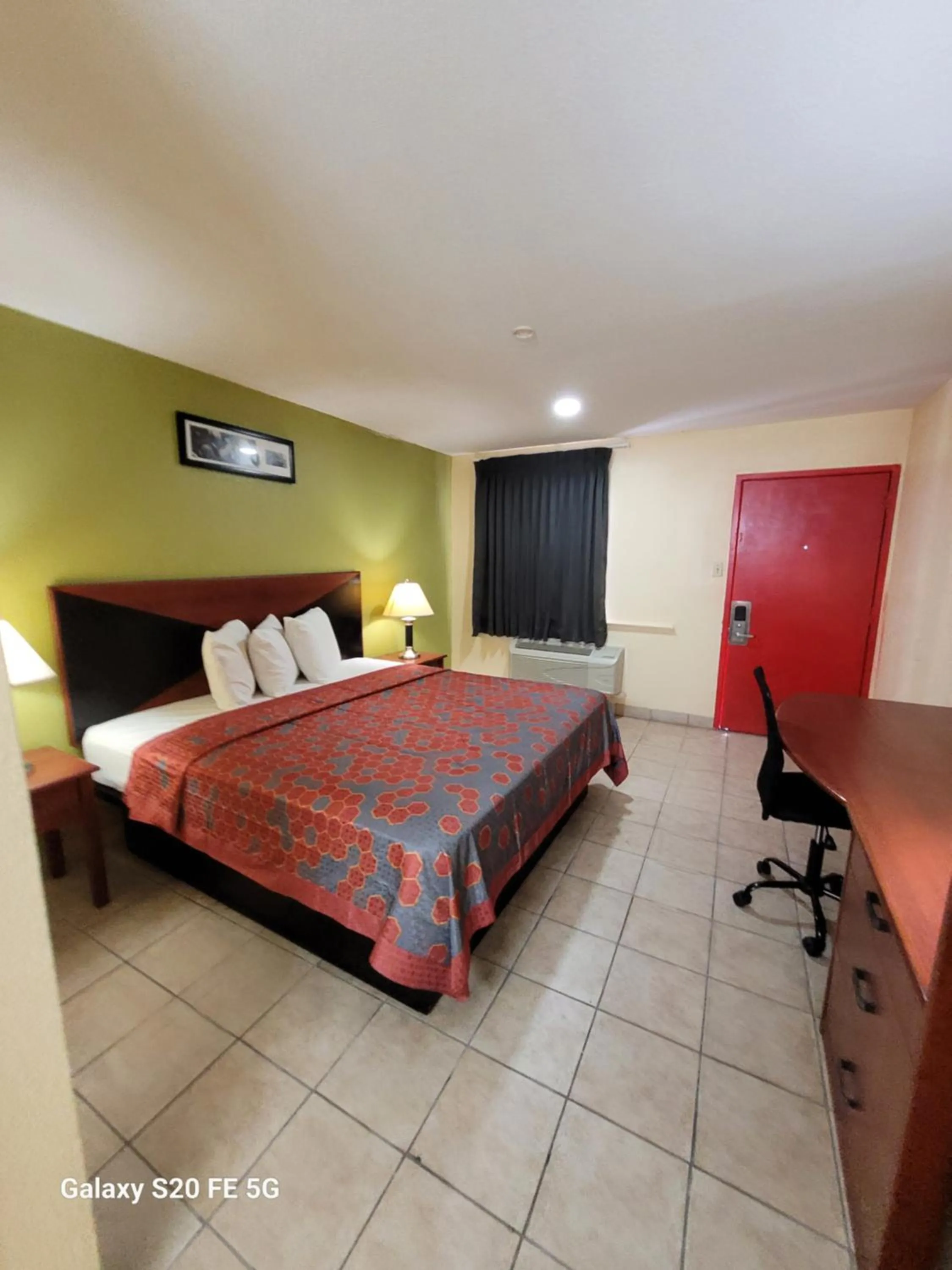 Bed in La Vista Motel