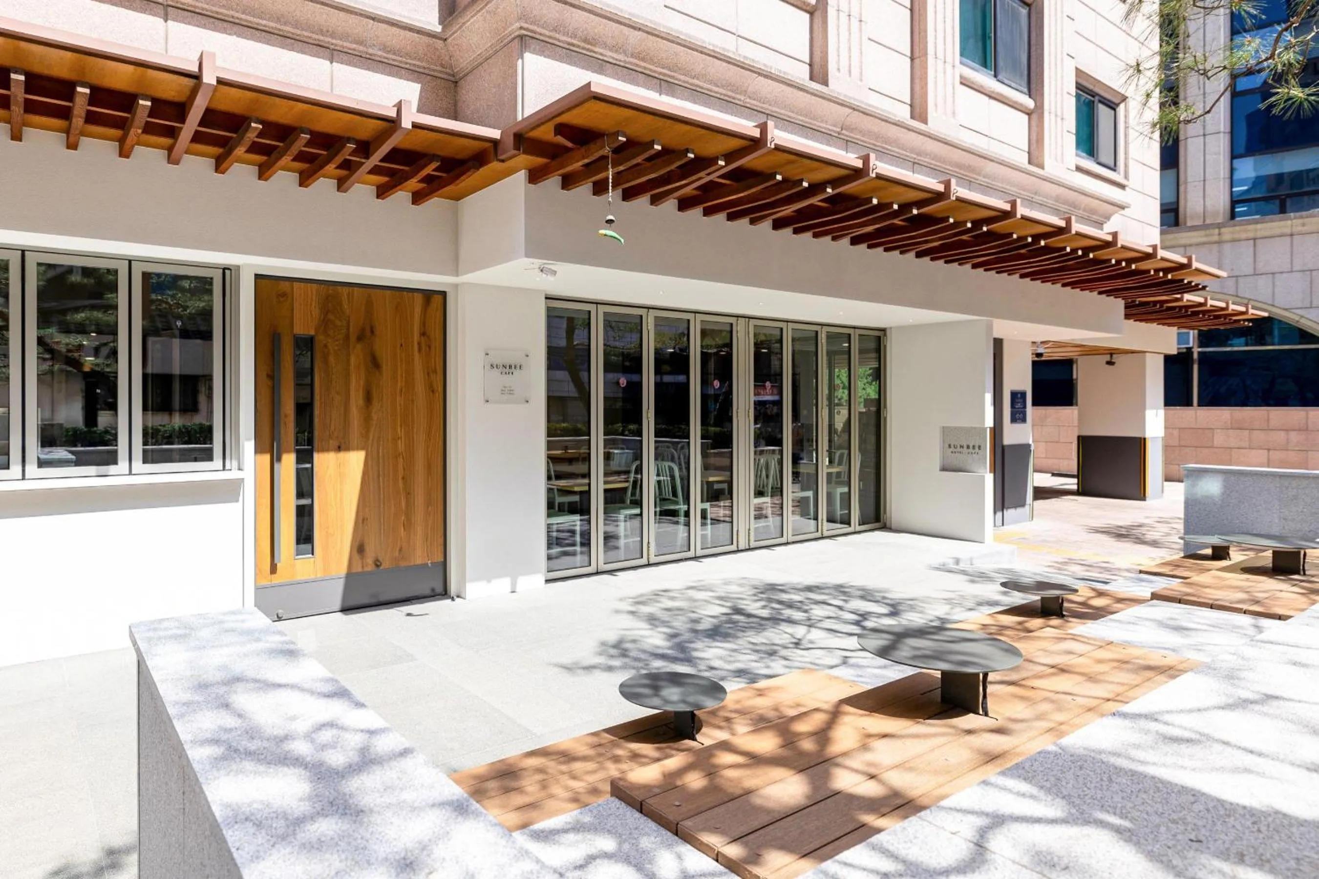 Property building in Hotel Sunbee Insadong